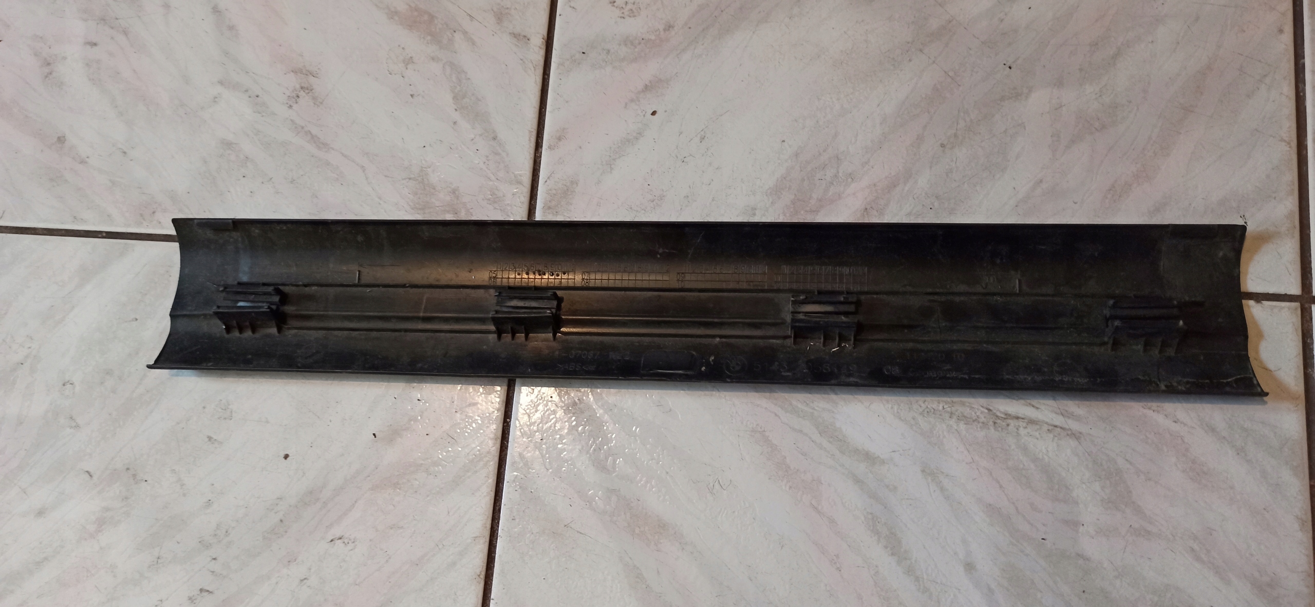 BMW E90 1 moulding threshold inner grey 7058149