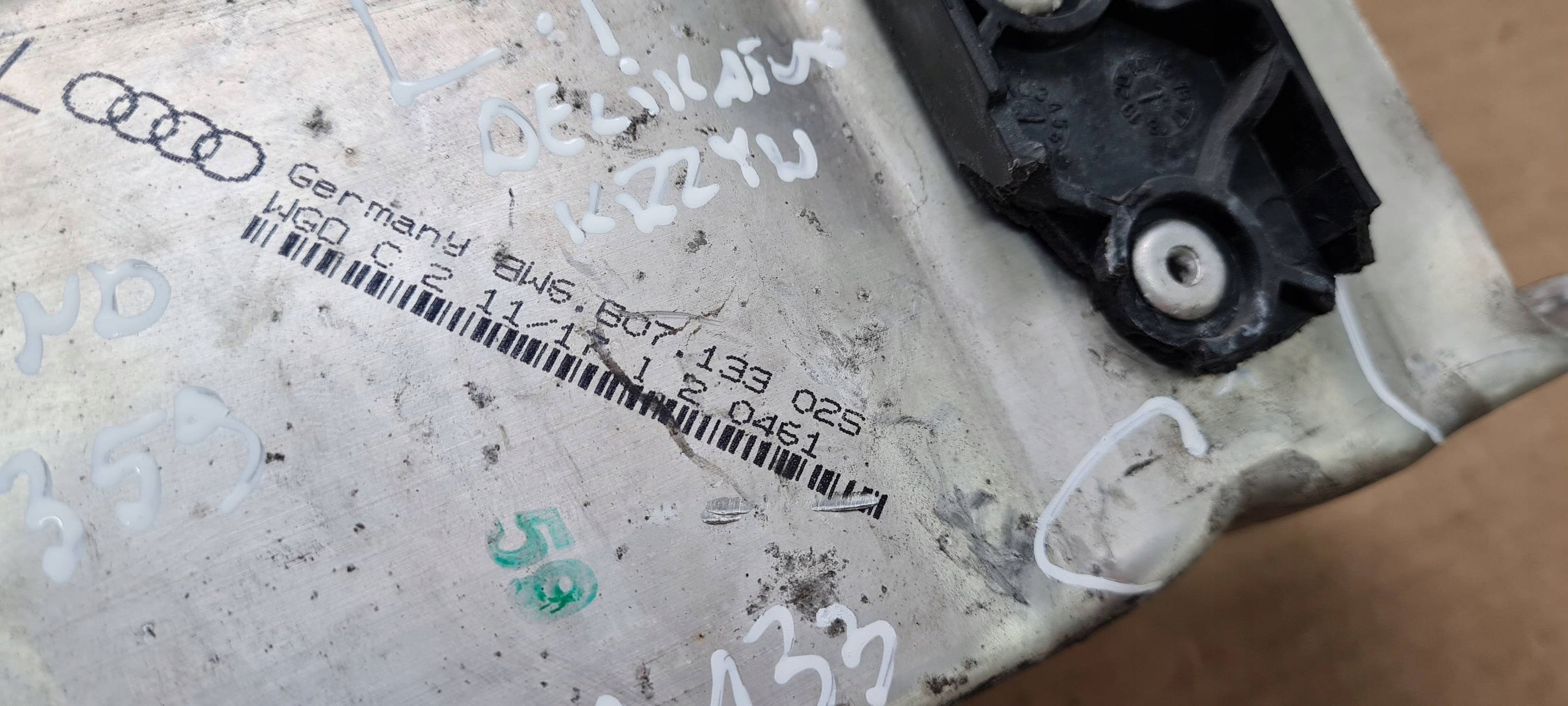 A5 8W AUDI beam tip left siders front 8W6807133025