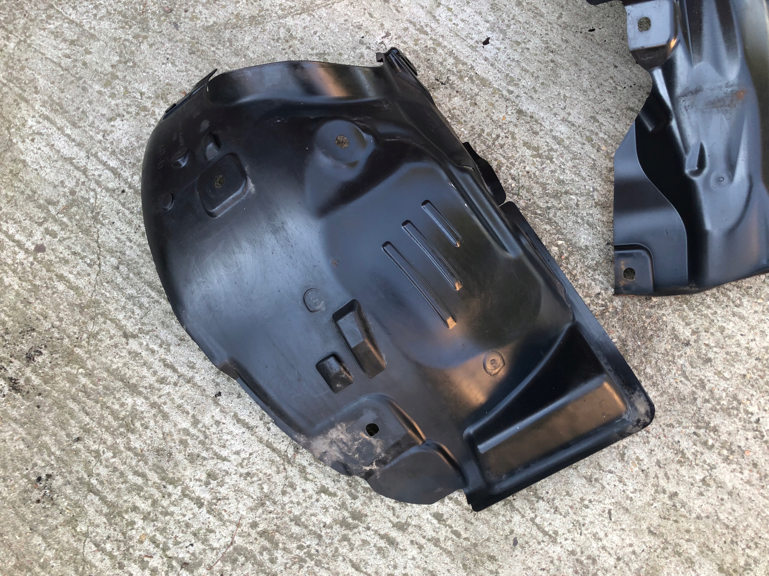 NADKOLE PRZÓD LEWE KOMPLETNE RENAULT ZOE Producent części Renault OE