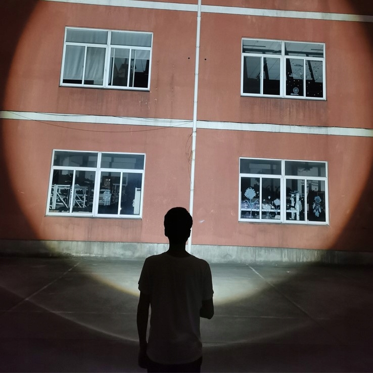 LATARKA TAKTYCZNA LED ZOOM KLIPS BOCZNY REFLEKTOR Rodzaj klasyczna