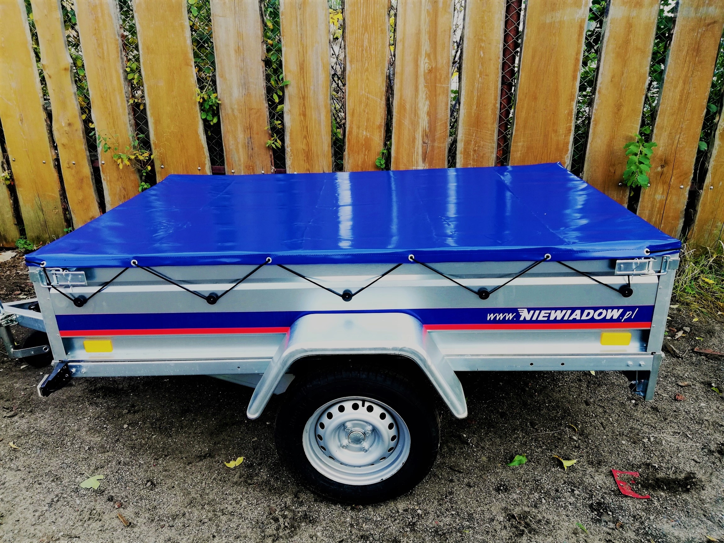 PLANDEKA PLASKA CZAPKA NIEWIADOW BE 7320U 650g m2