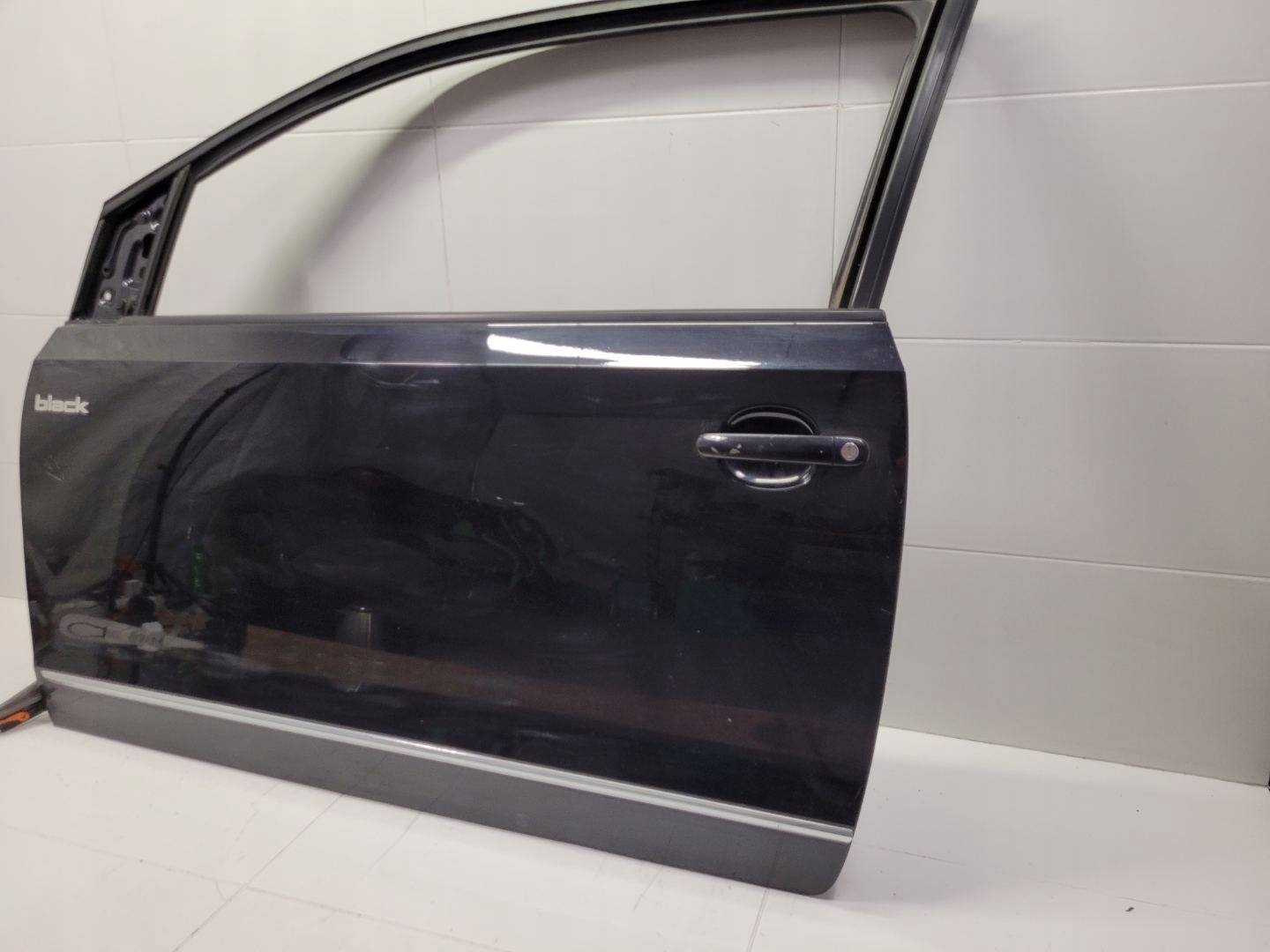 dveře předek levá strana Volkswagen Up facelift 2016