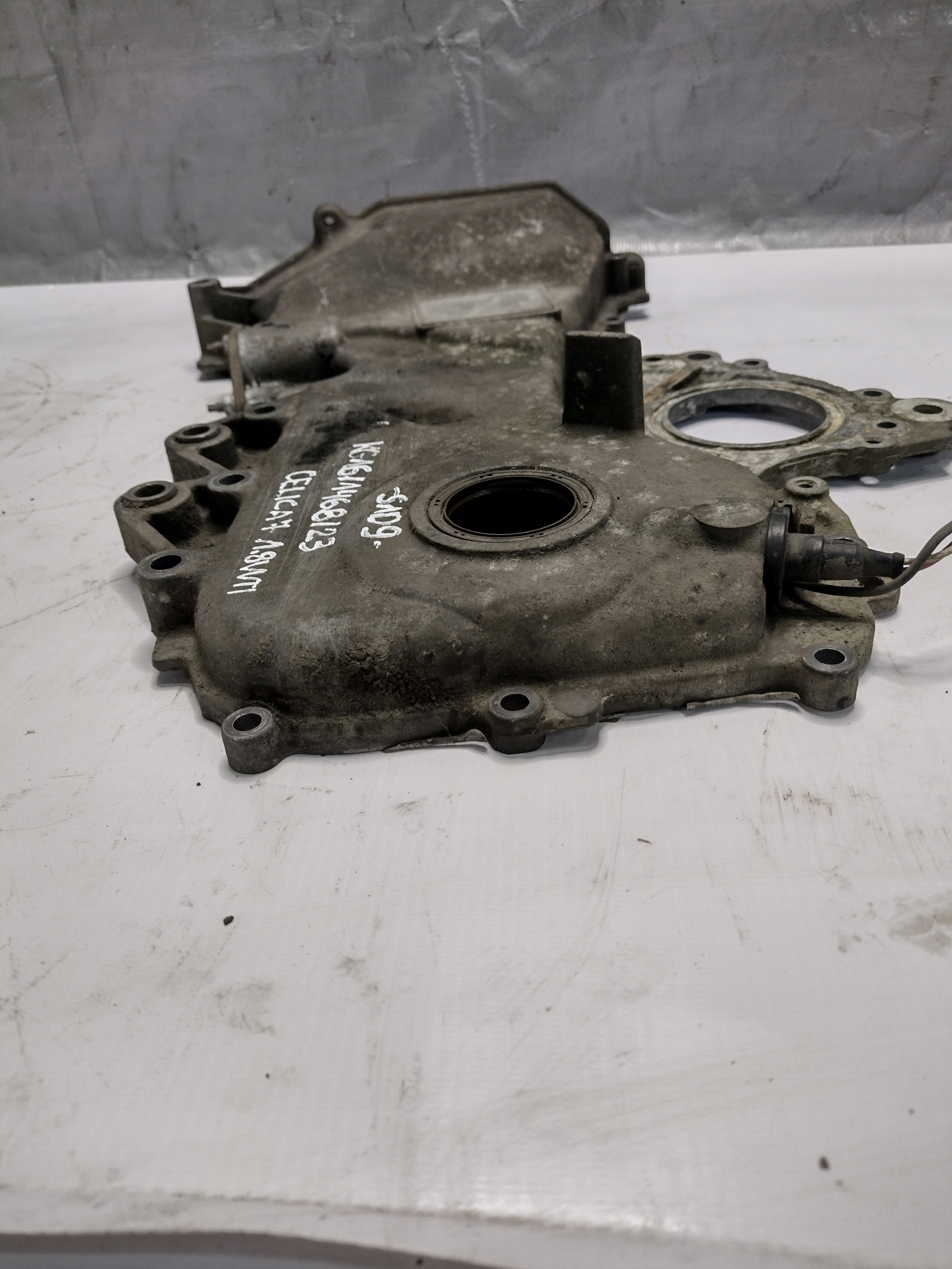 Couvercle carter distribution Toyota Celica 1,8VVTI