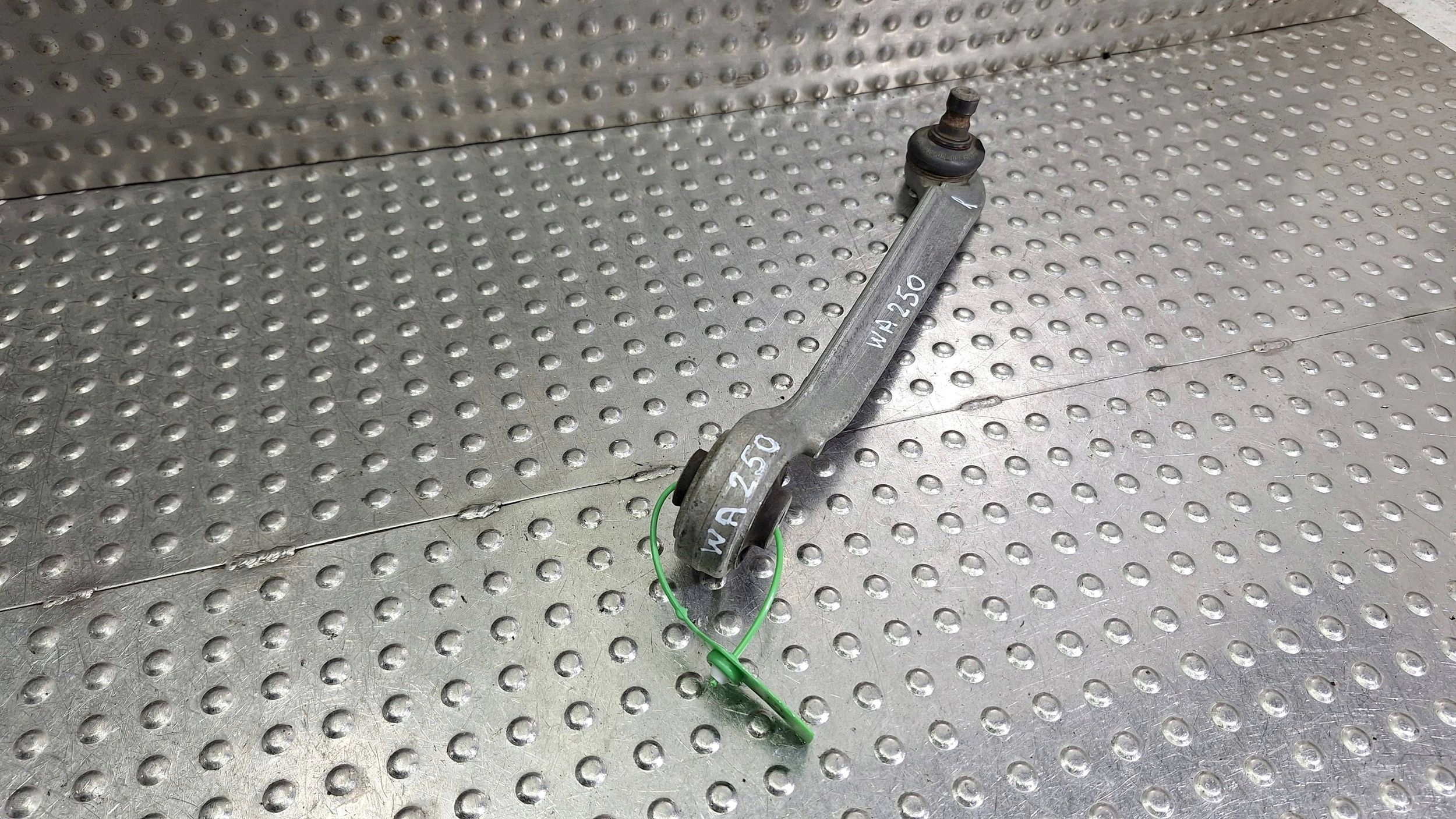 arm right front upper OE 8D0407508E AUDI A4 B6 A6 C5 PASSAT B5 SUPERB and