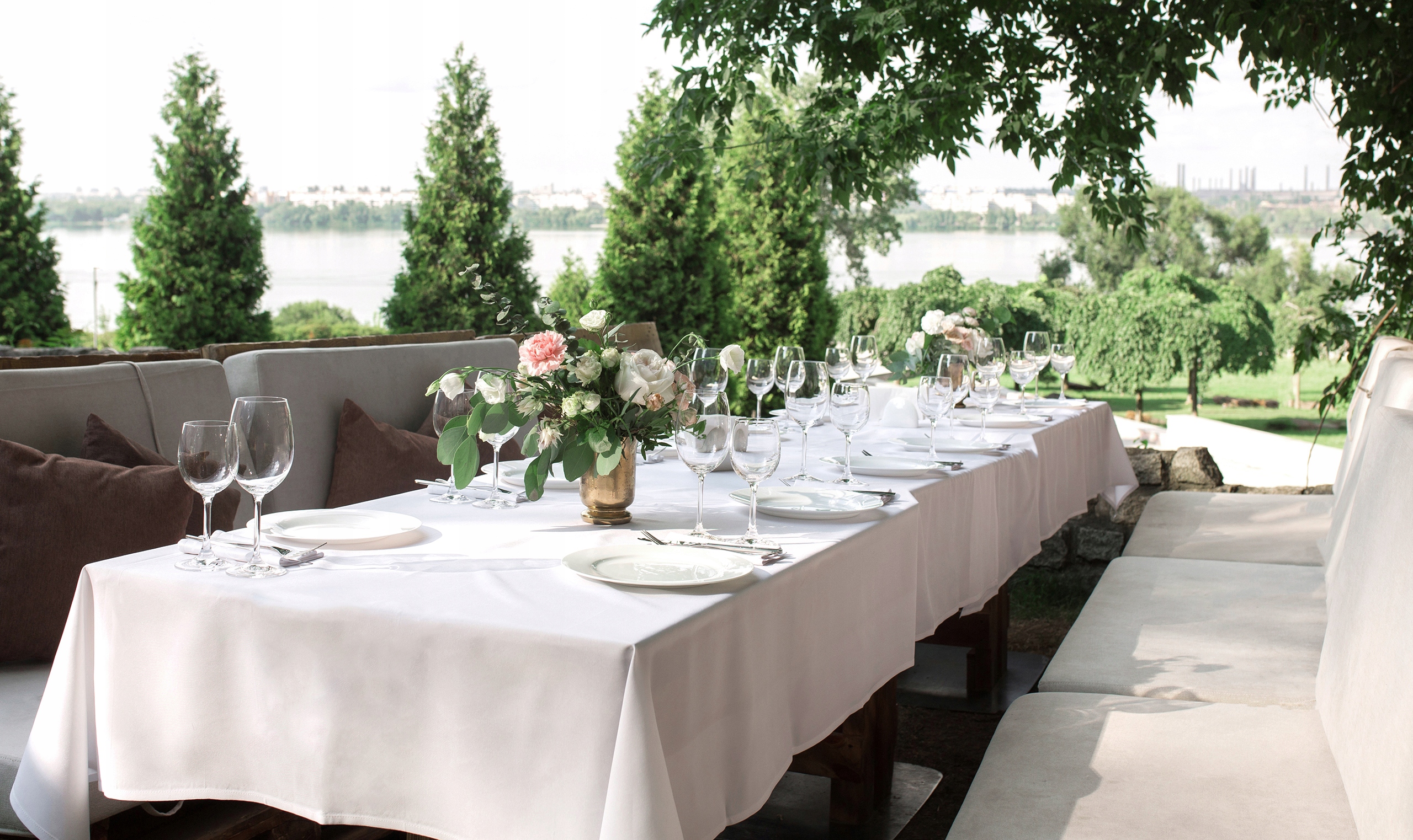 Obrus na stół 140x160 Plamoodporny Biały Gładki Marka Łóżkoholicy