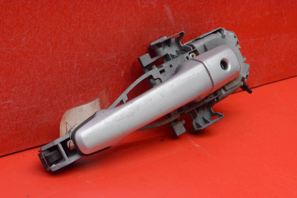 handle left front front SREBRNA VOLVO V50 1 and 03-11