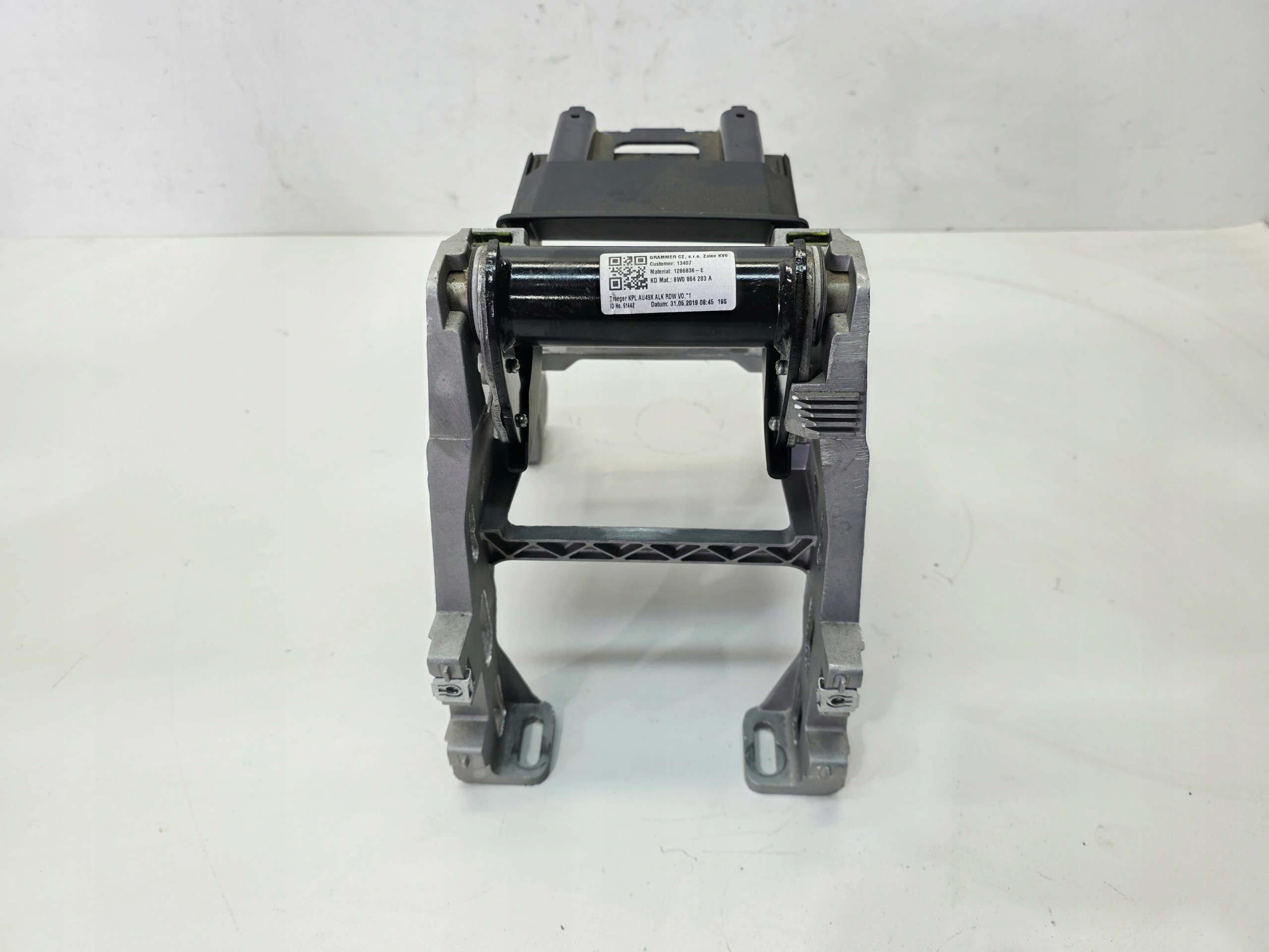 support PODLOKIETNIKA front AUDI A4 B9 A5 8W 8W0864283A