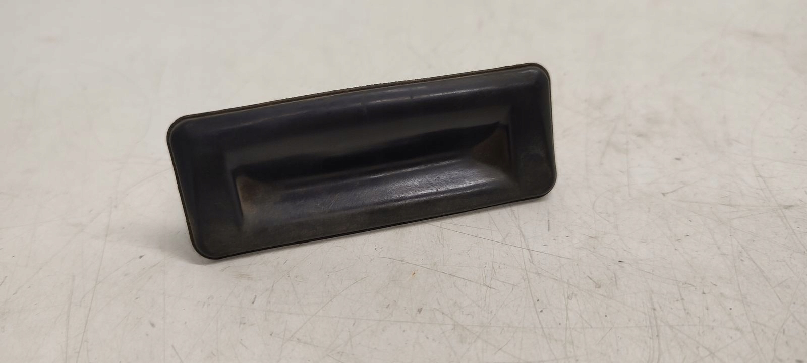 Mikrostyk button handle bonnet Audi A1