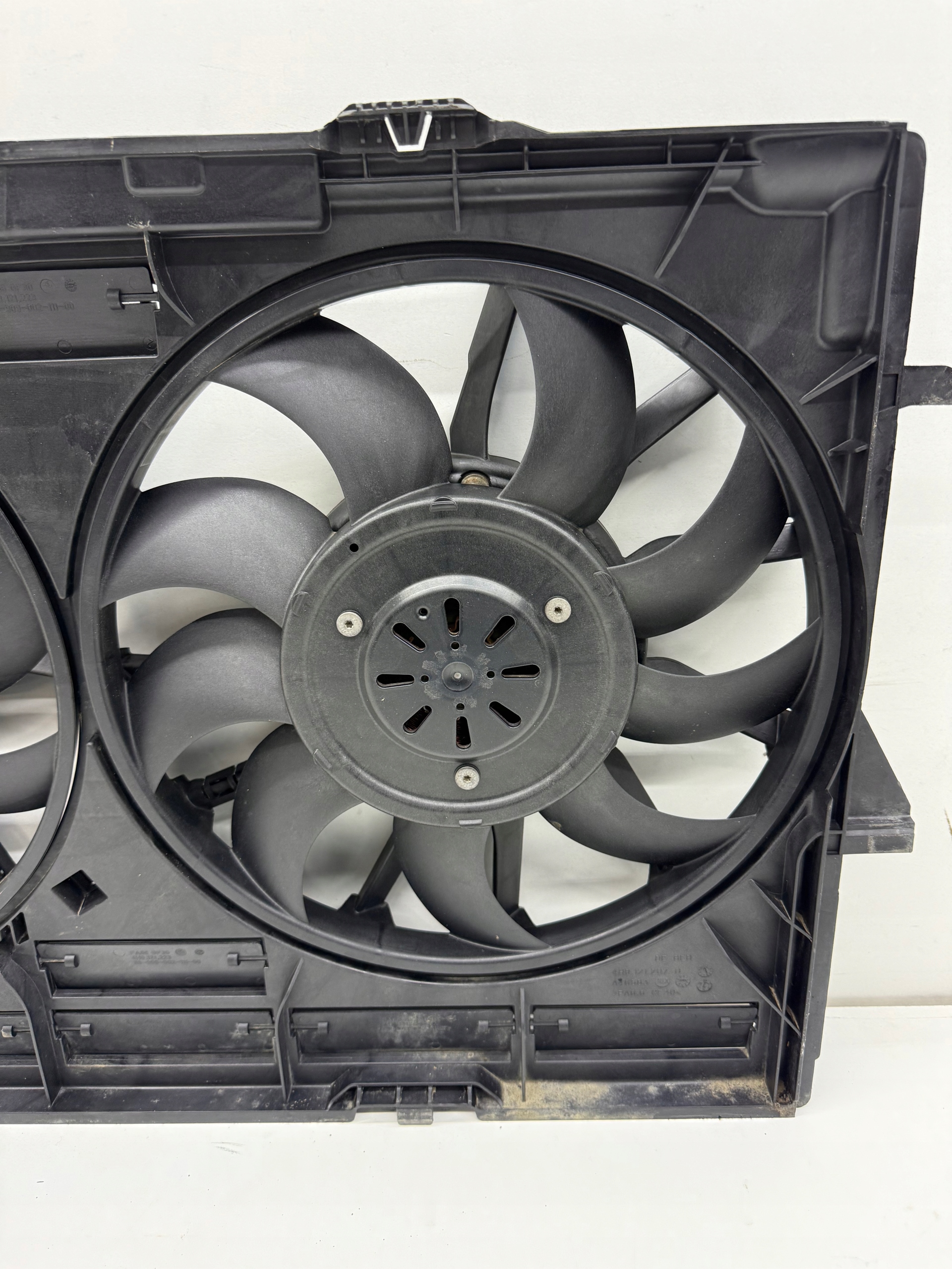 AUDI A7 A8 A5 A6 C7 3.0 TDI ventilátor ventylátory chladiče CALE originál!