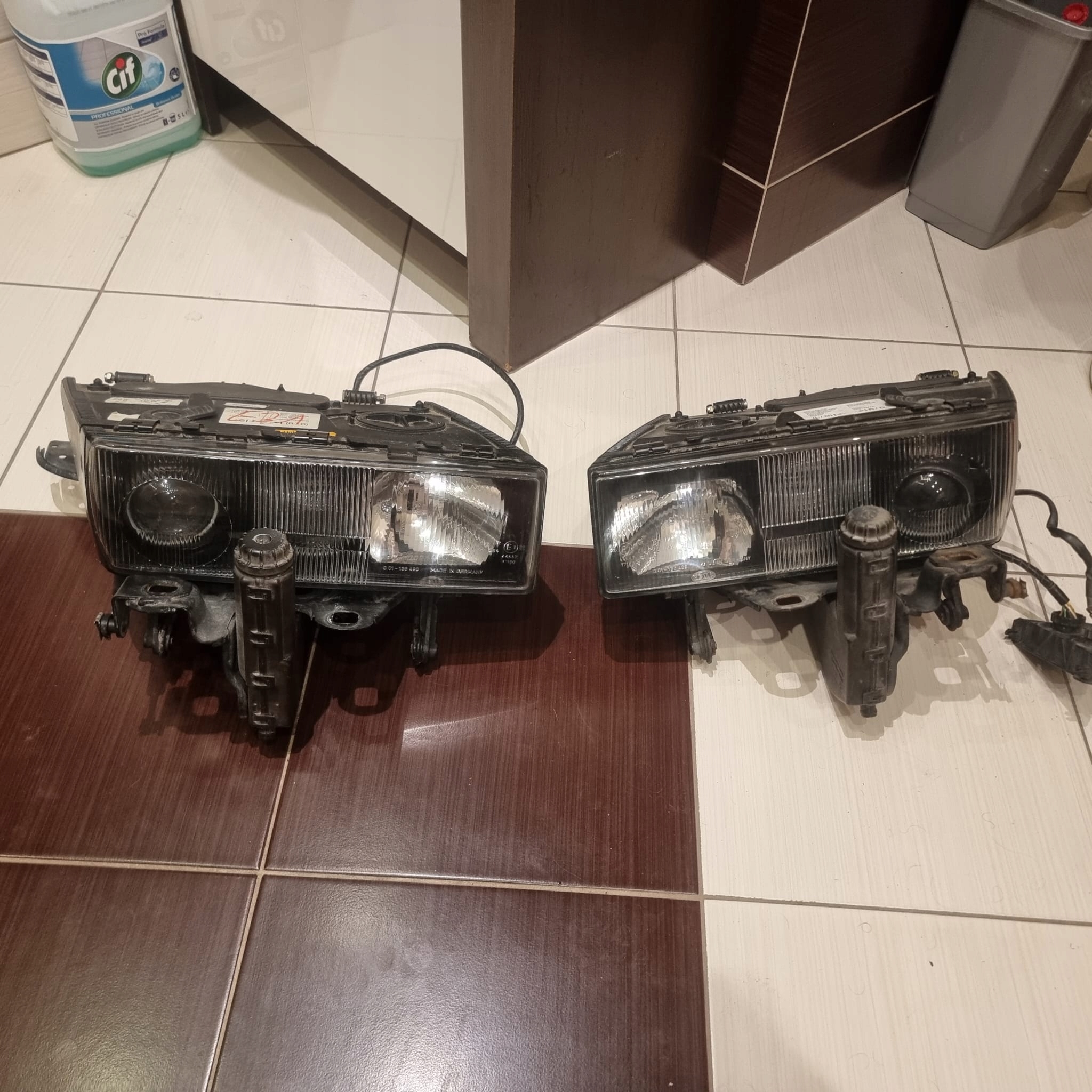 LAMPA LEWY PRAWY PRZÓD BMW E31 850 840