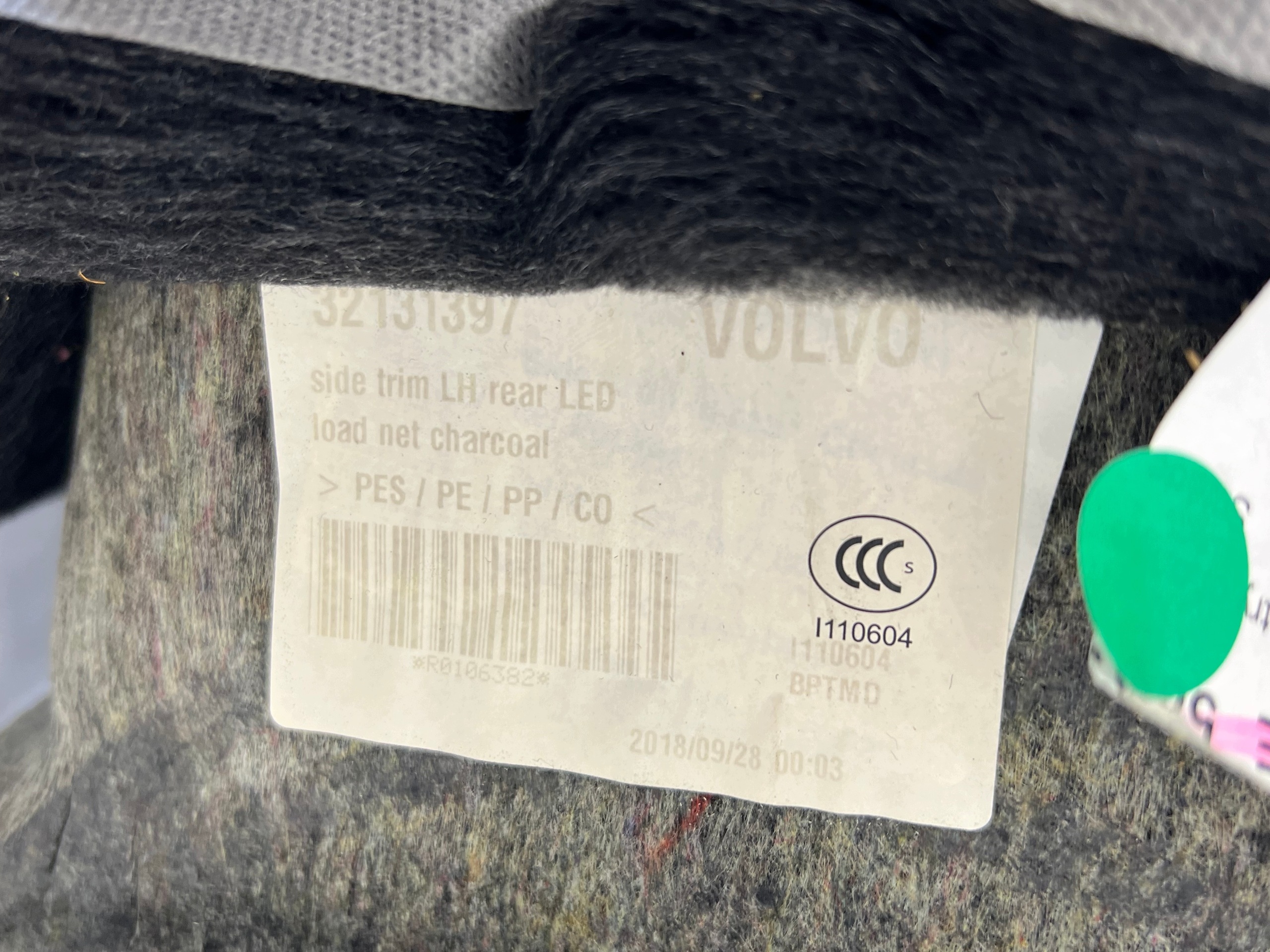 VOLVO V60 II boot upholstery rear plastic 32131397 left KOMBI