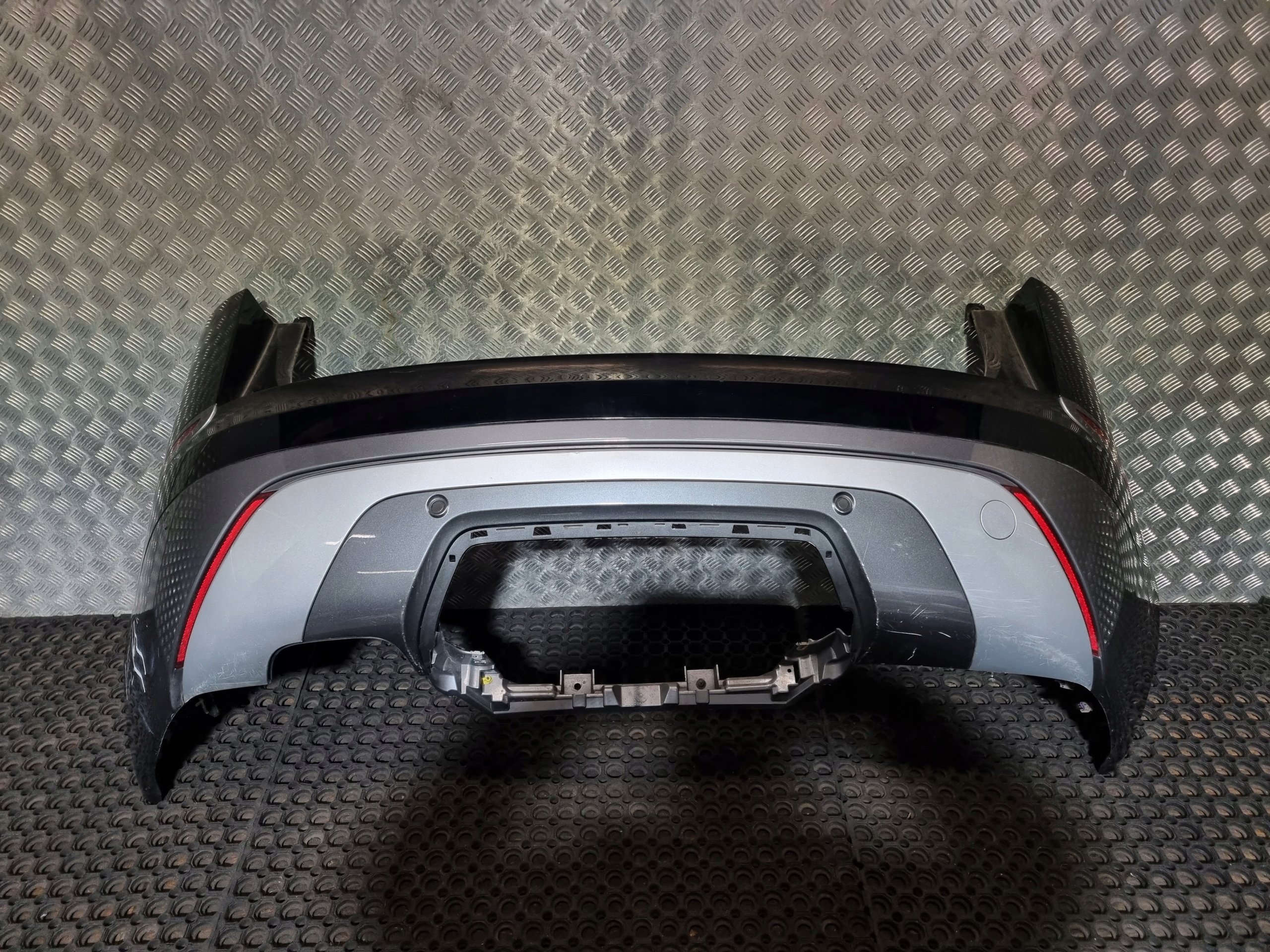 RANGE ROVER VELAR ZDERZAK TYŁ