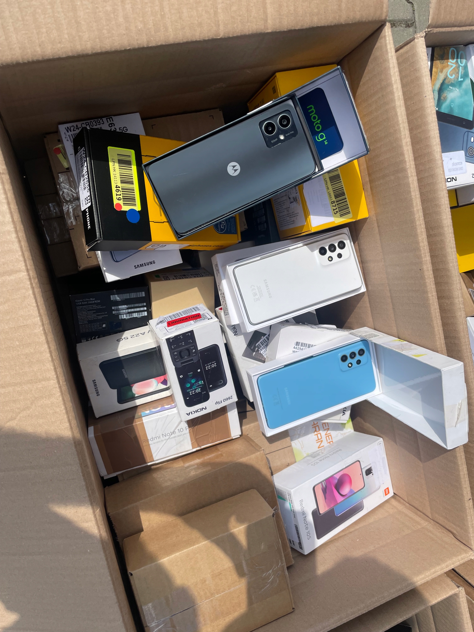 Smartfony Telefony HURT Samsung Xiaomi Motorola ZWROTY Marka Amazon