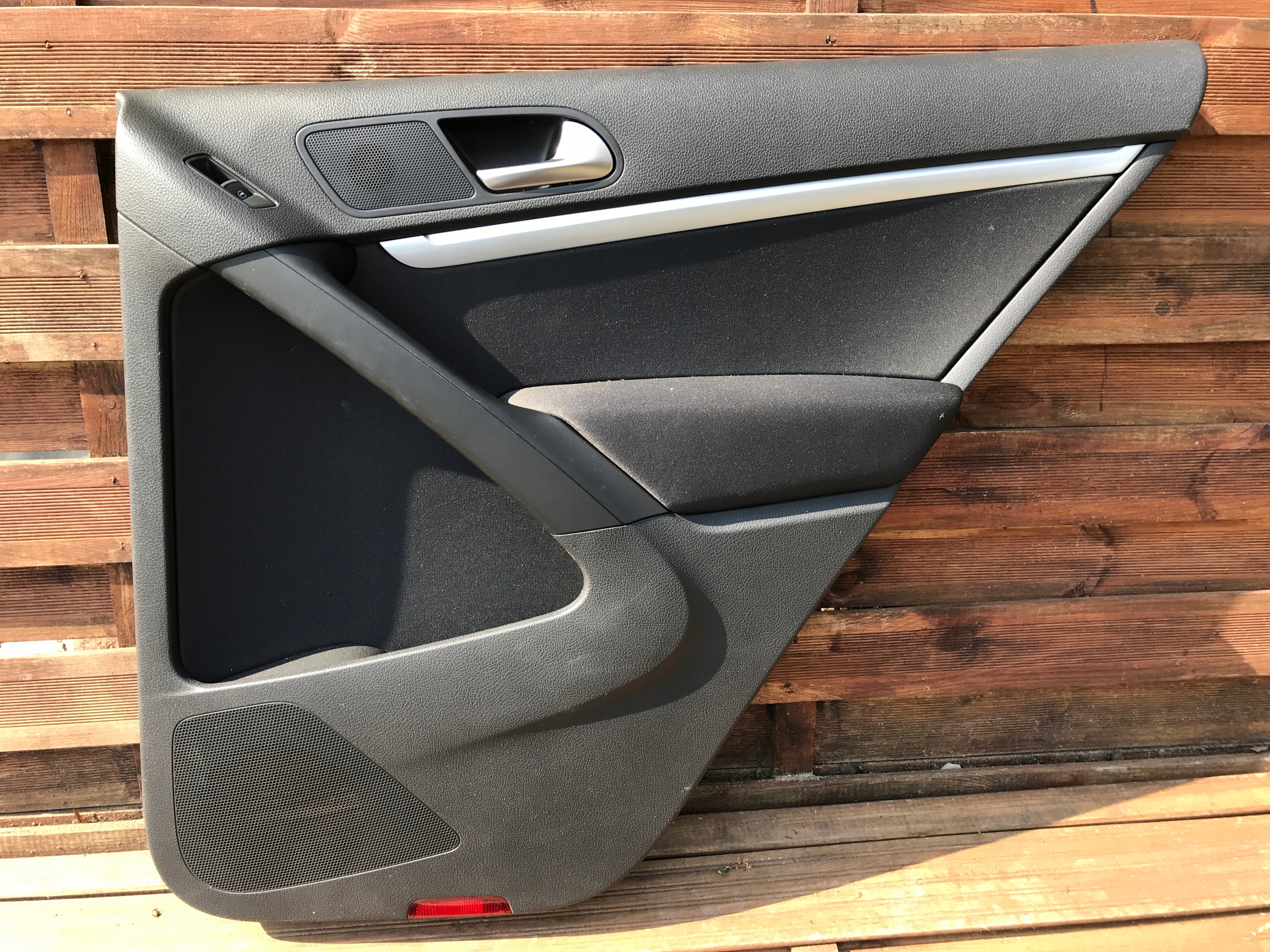 side door right rear part VW TIGUAN 5N0867212