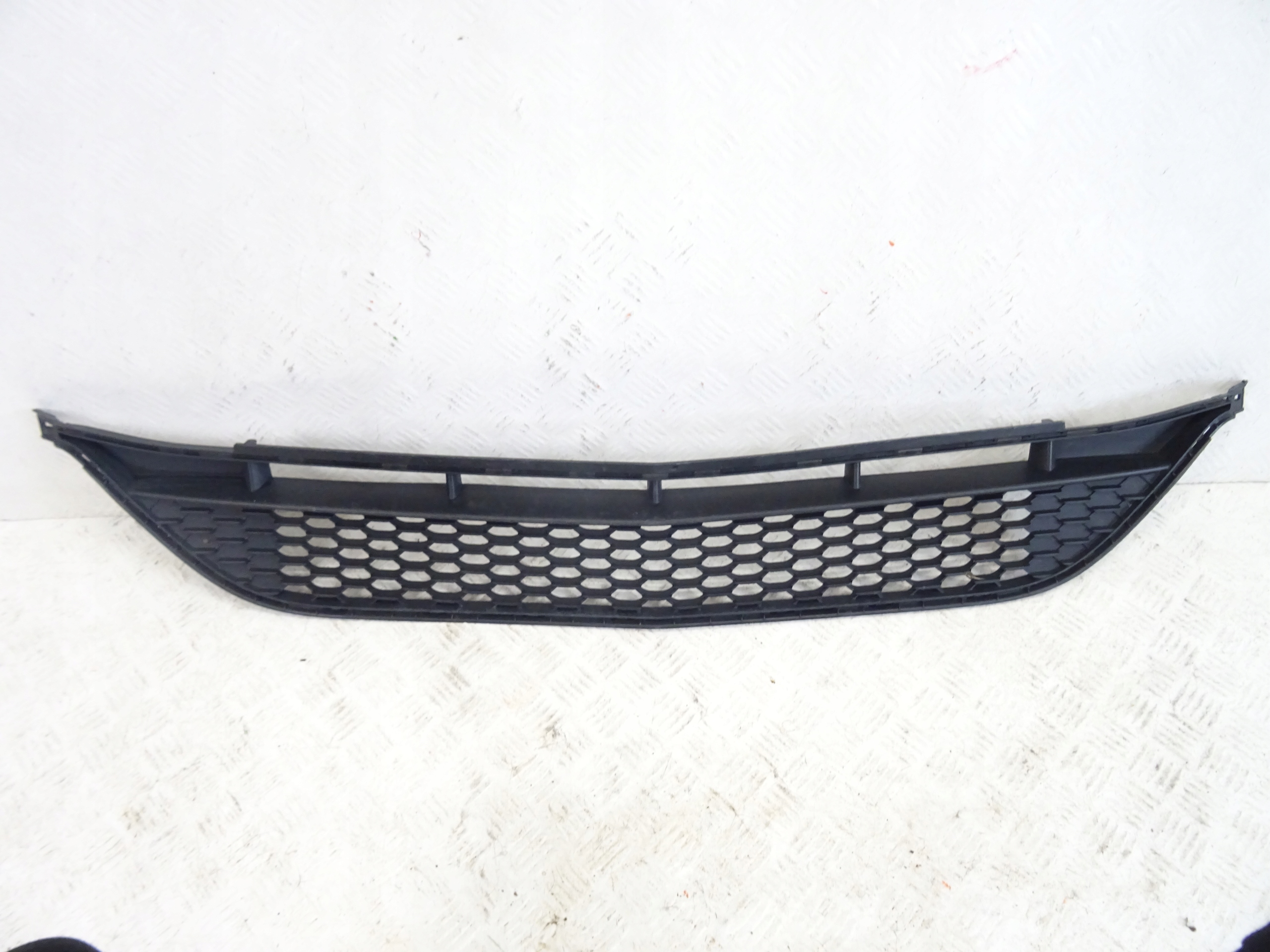 grid of a bumper front front central MERCEDES A-KLASA W177 AMG