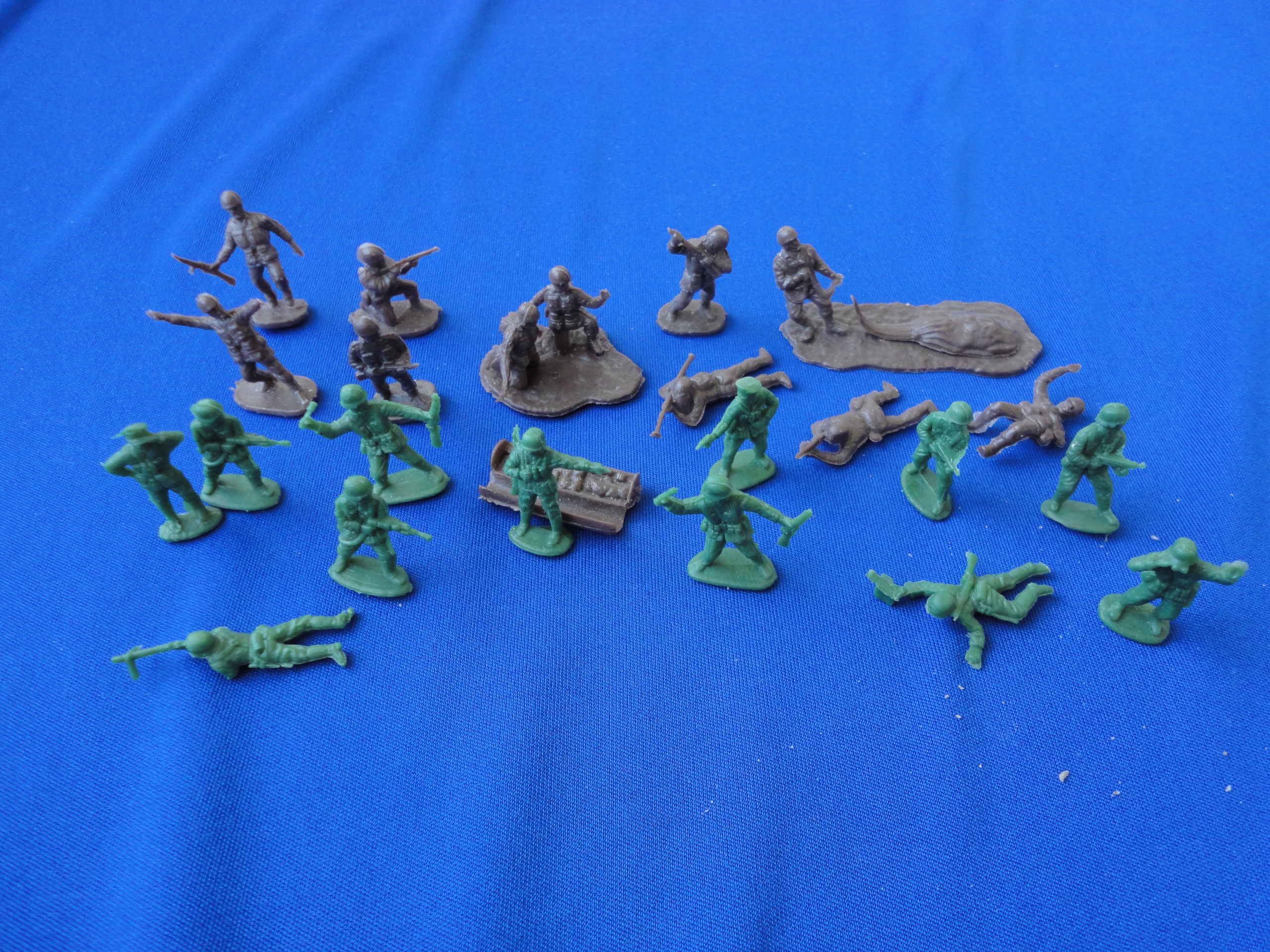 żołnierzyki PRL 1:72 Arnhem 23 sztuk