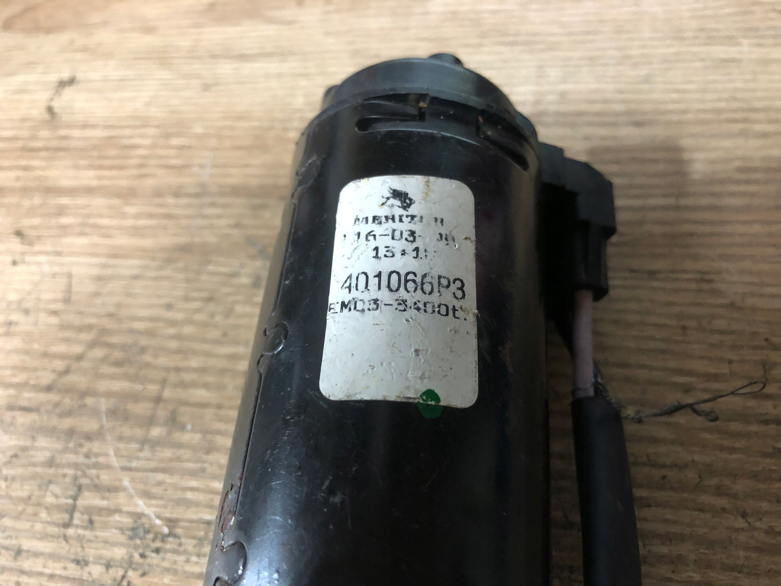 401066P3 SILNIK REGULACJI FOTELA BMW Z3 Car type Passenger cars