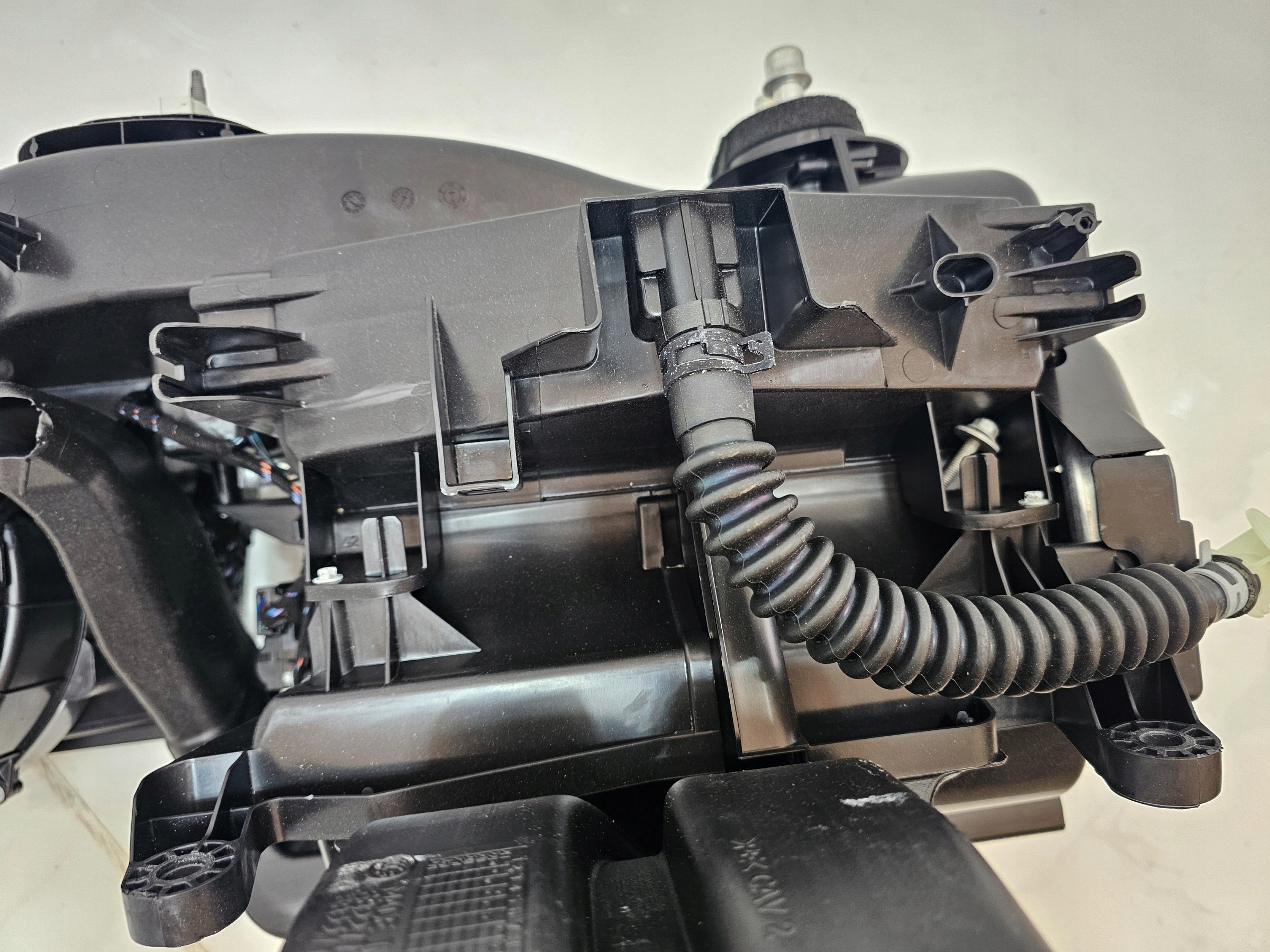 CHRYSLER PACIFICA 17- радиатор отопителя 68552679AB америка