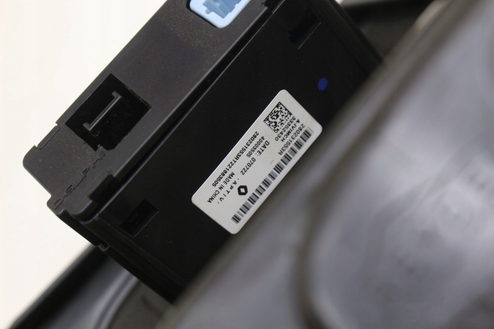 тунель середина usb renault TWINGO III