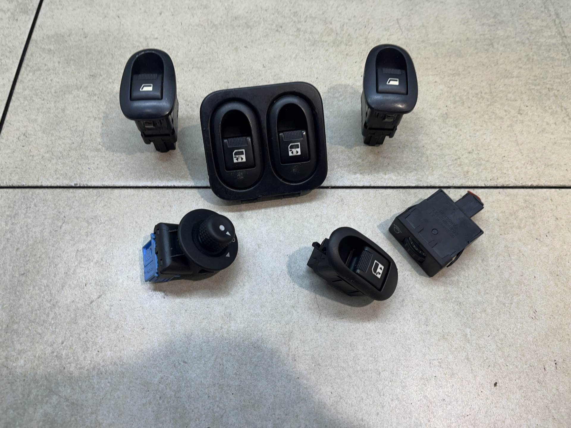 running board controls PEUGEOT 1007 1.4 16V