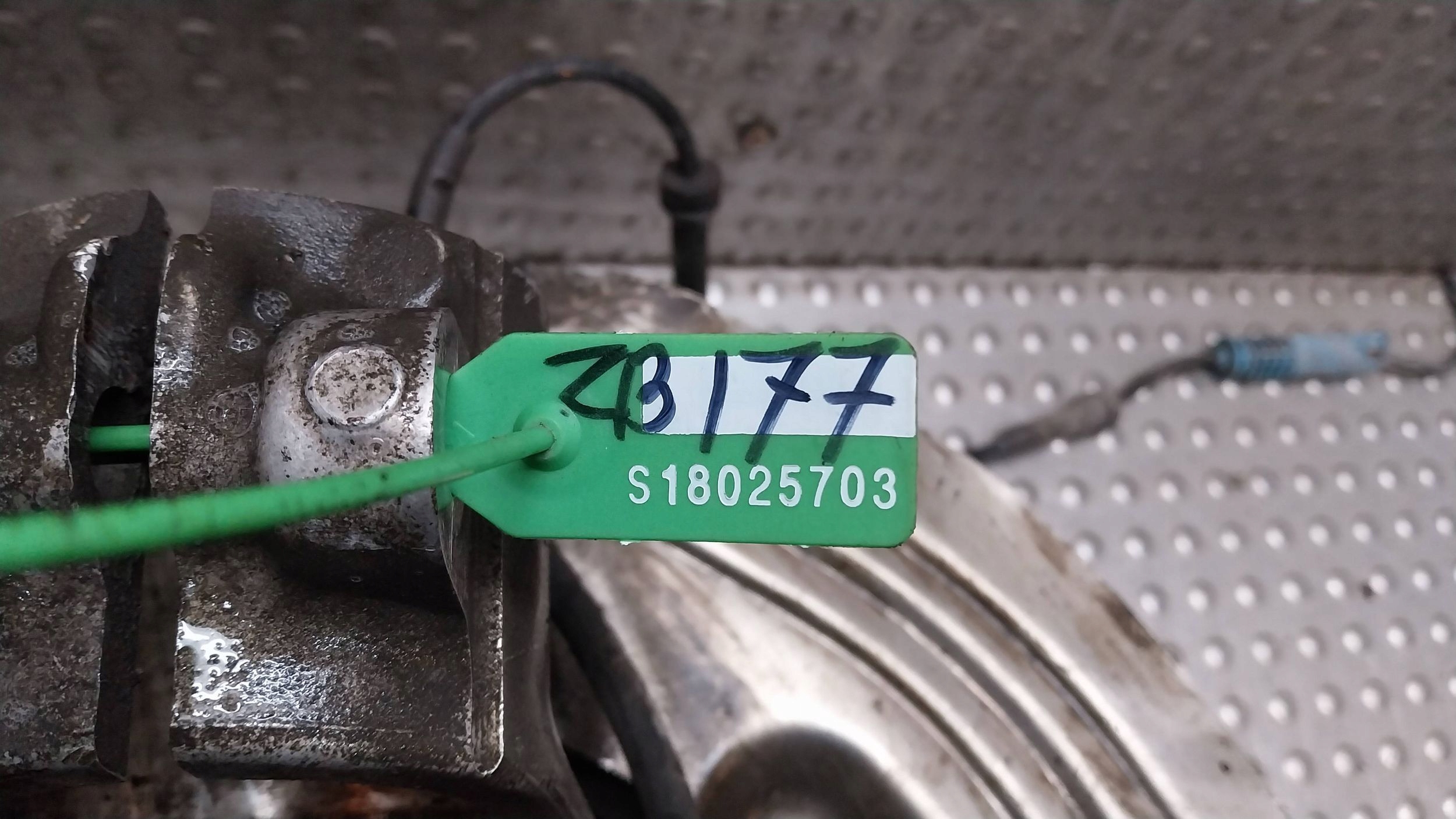 otoč čepu třmen levý předek KPL 6784865 BMW X1 E84 SDRIVE