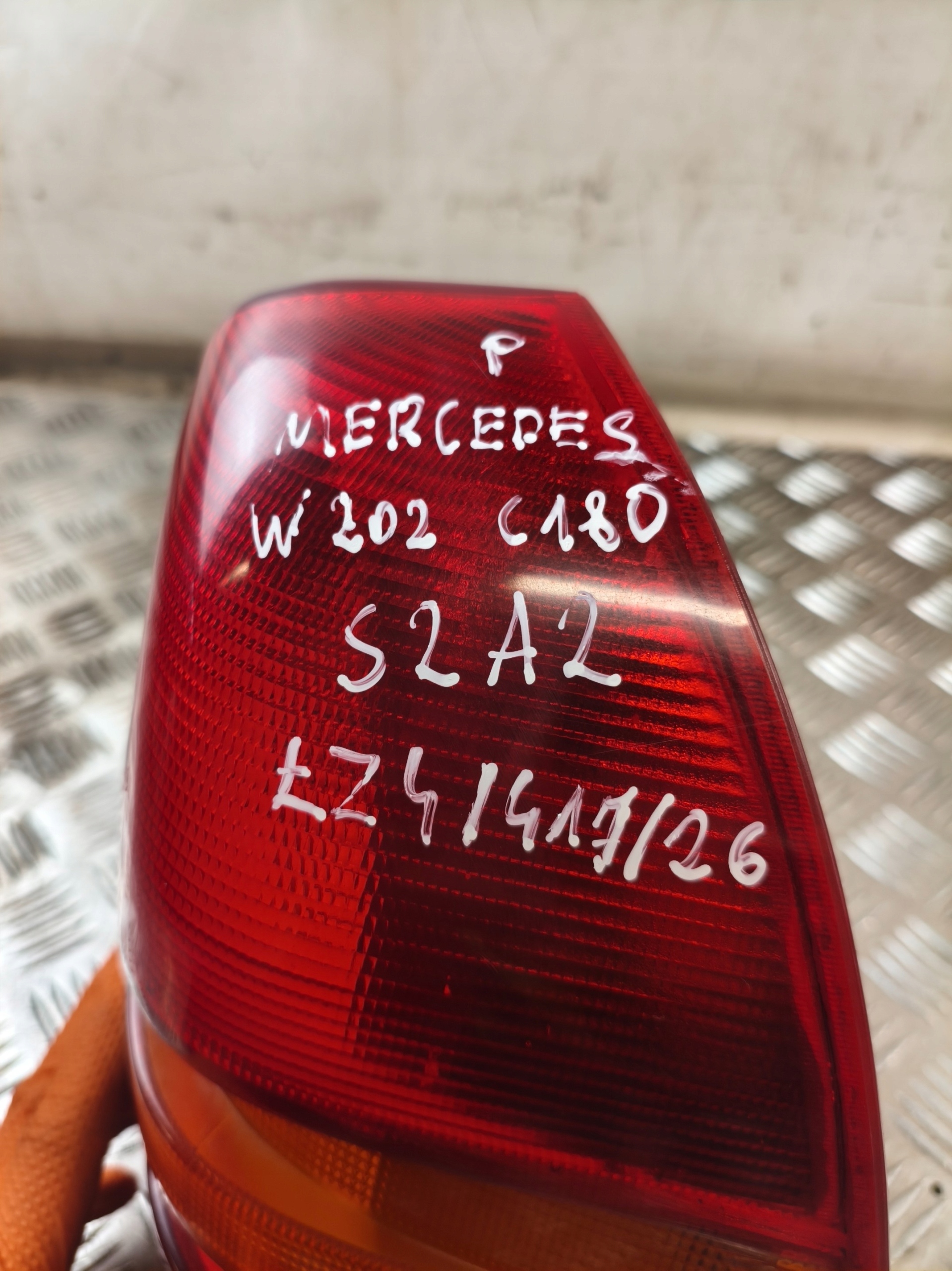 light right rear part MERCEDES W202 202 820 02 64 R
