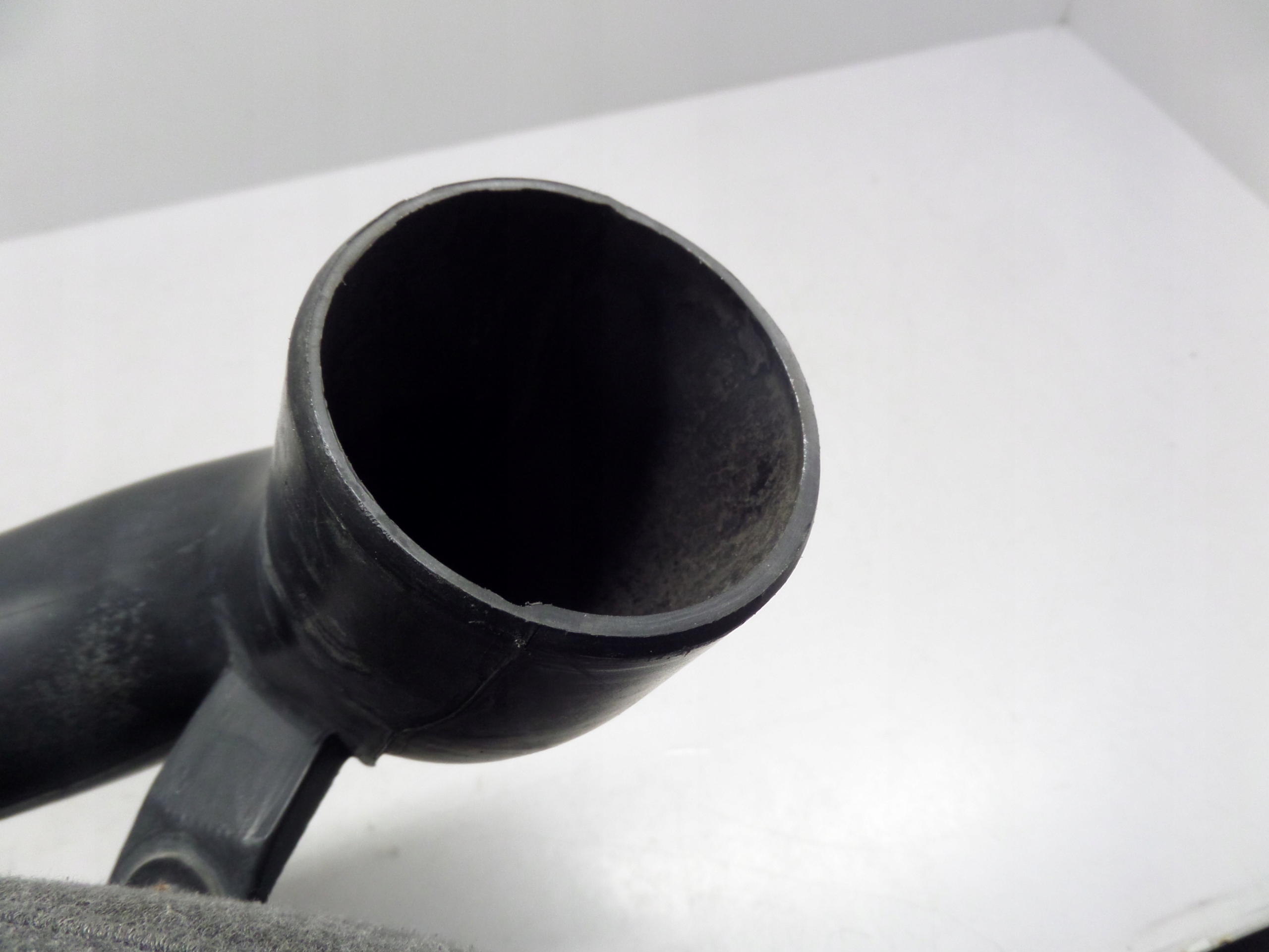 pipe air hose OPEL OMEGA B FL 99-03 2.6 V6 9157251