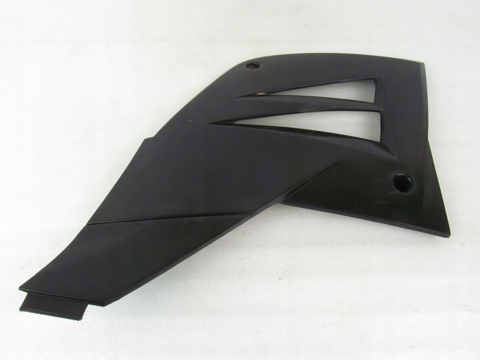 Капот бака / обтекатель правый MZ 125 SM RT SX