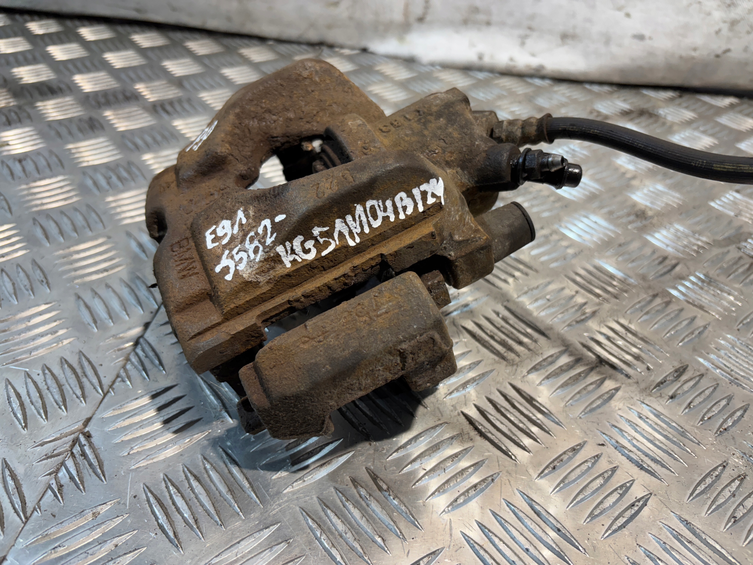 caliper brake right front BMW E91 lift 2,0B N43B20A