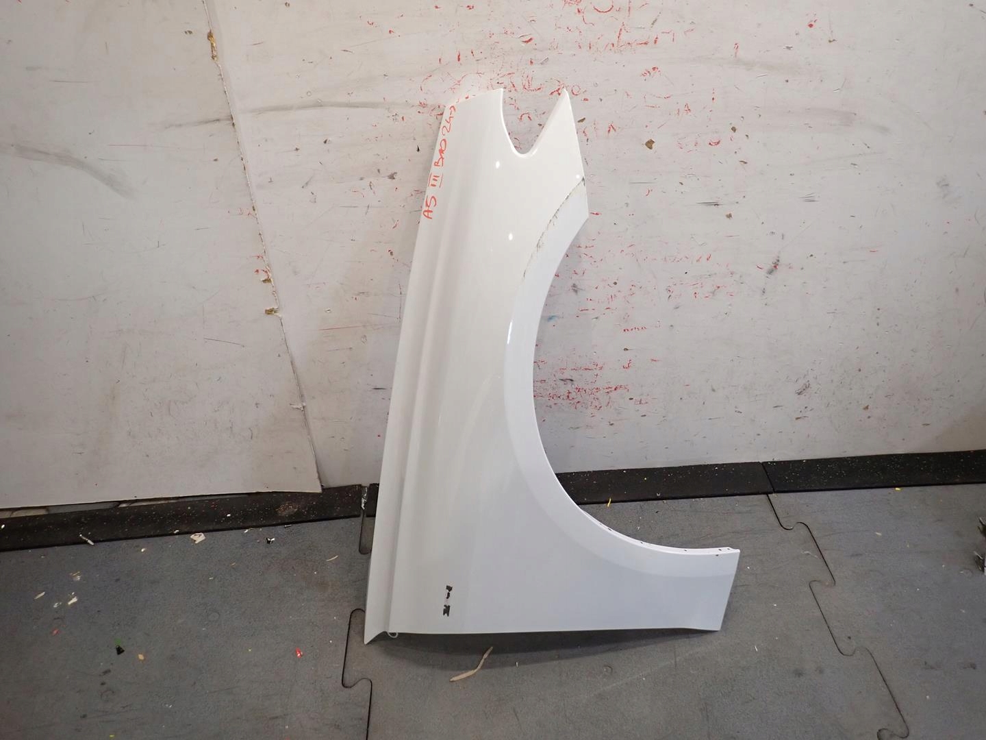 fender front front right AUDI A5 III B10 2024