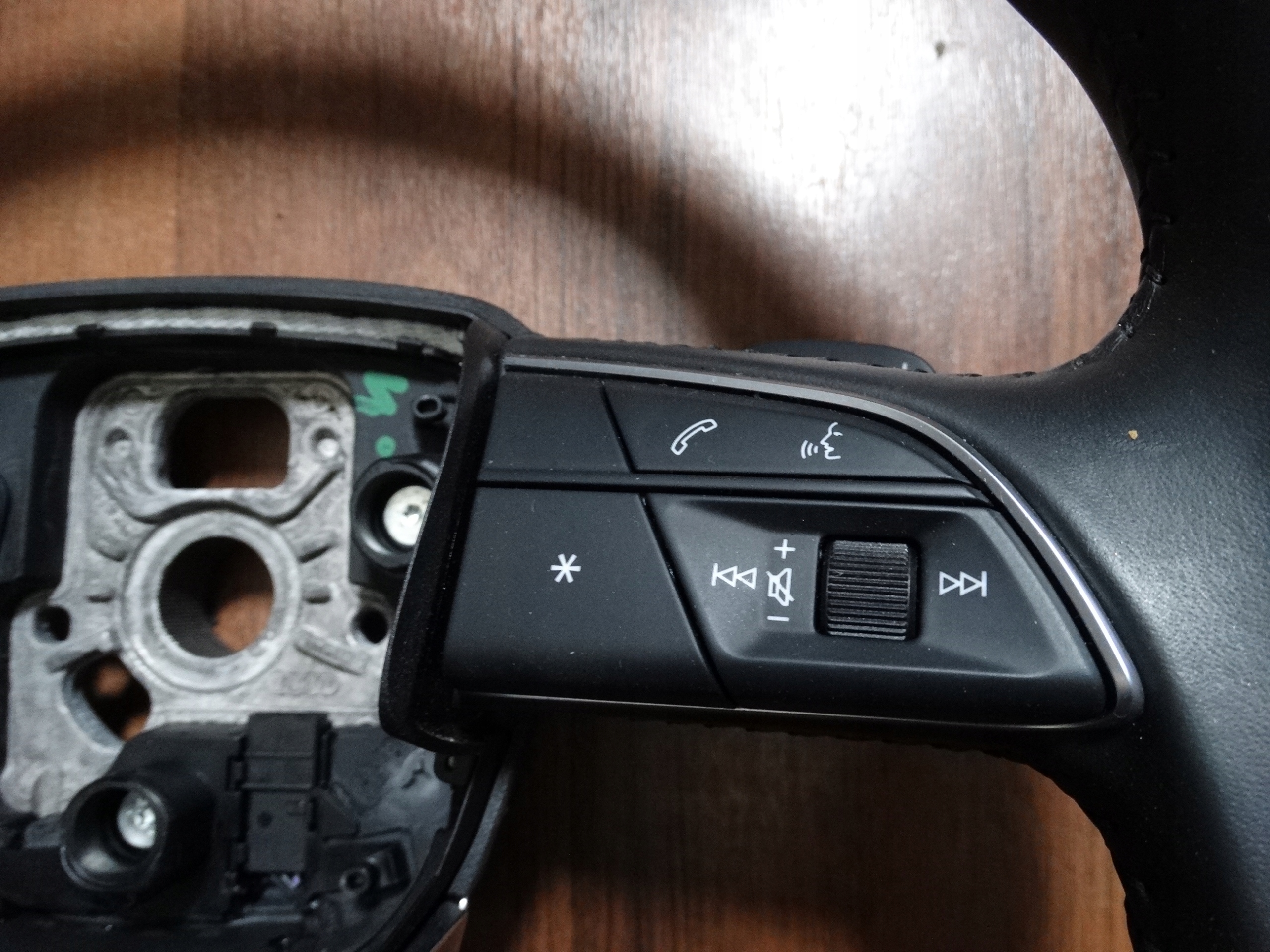 IDEALNA LENKRAD AUDI Q7 Q8 4M 1