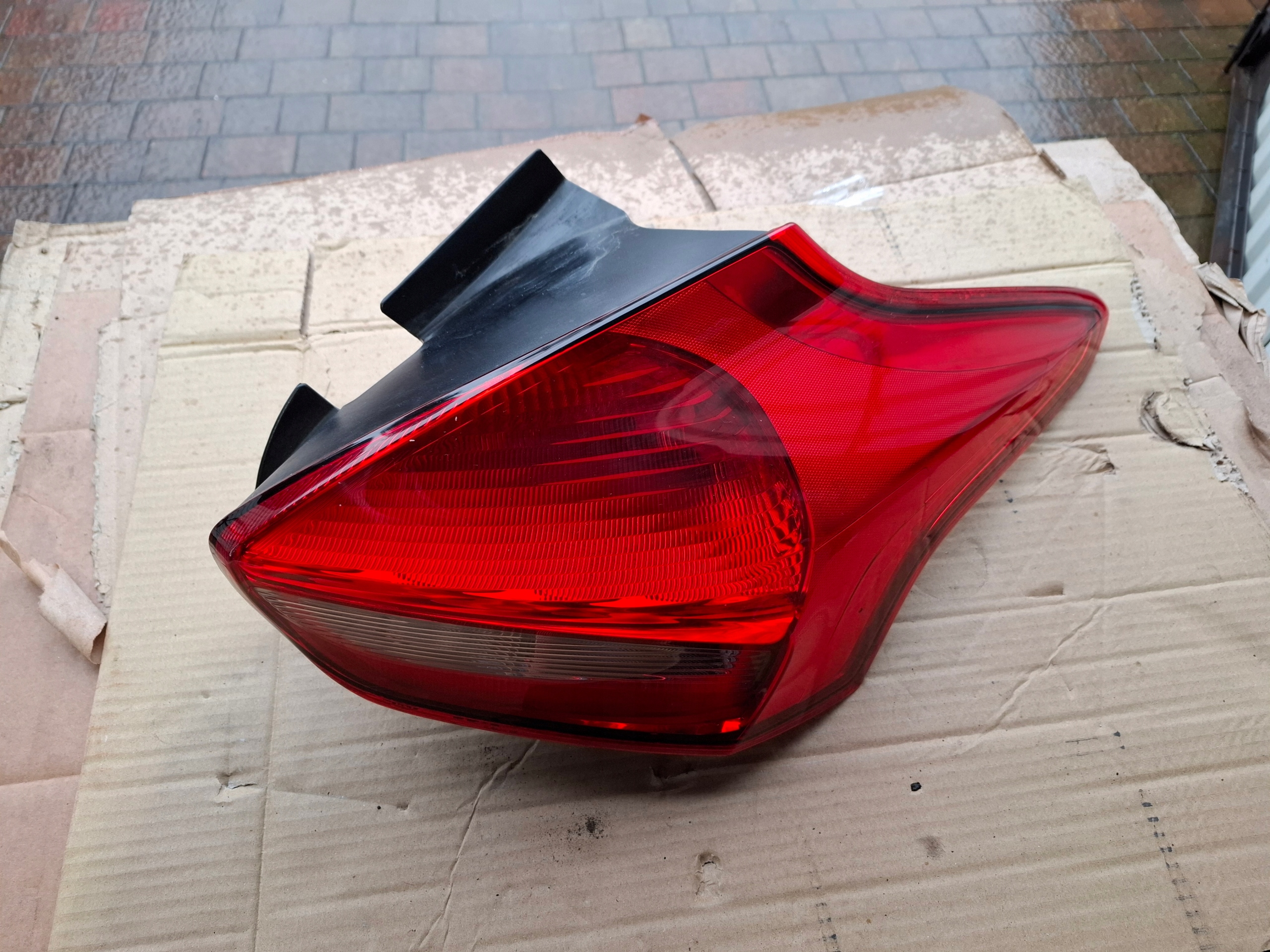 Ford Focus MK3 light rear part right LIFT HB f1eb13404b/c