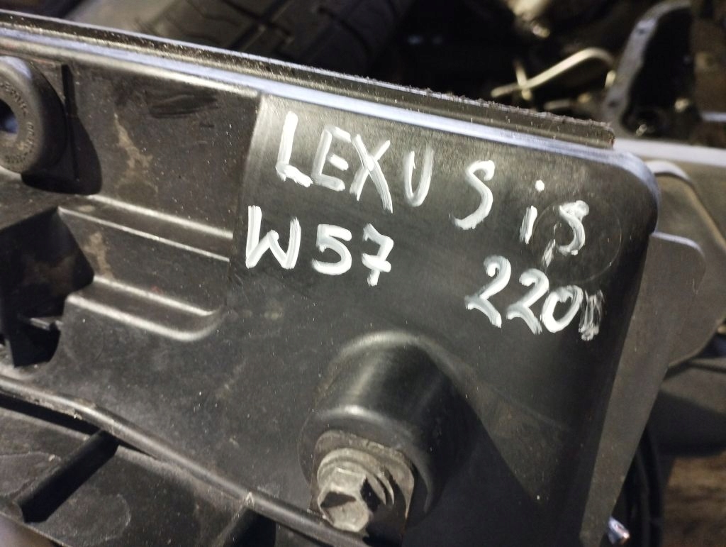 Lexus IS220 2.2 ventilátor ventylátory chladiče