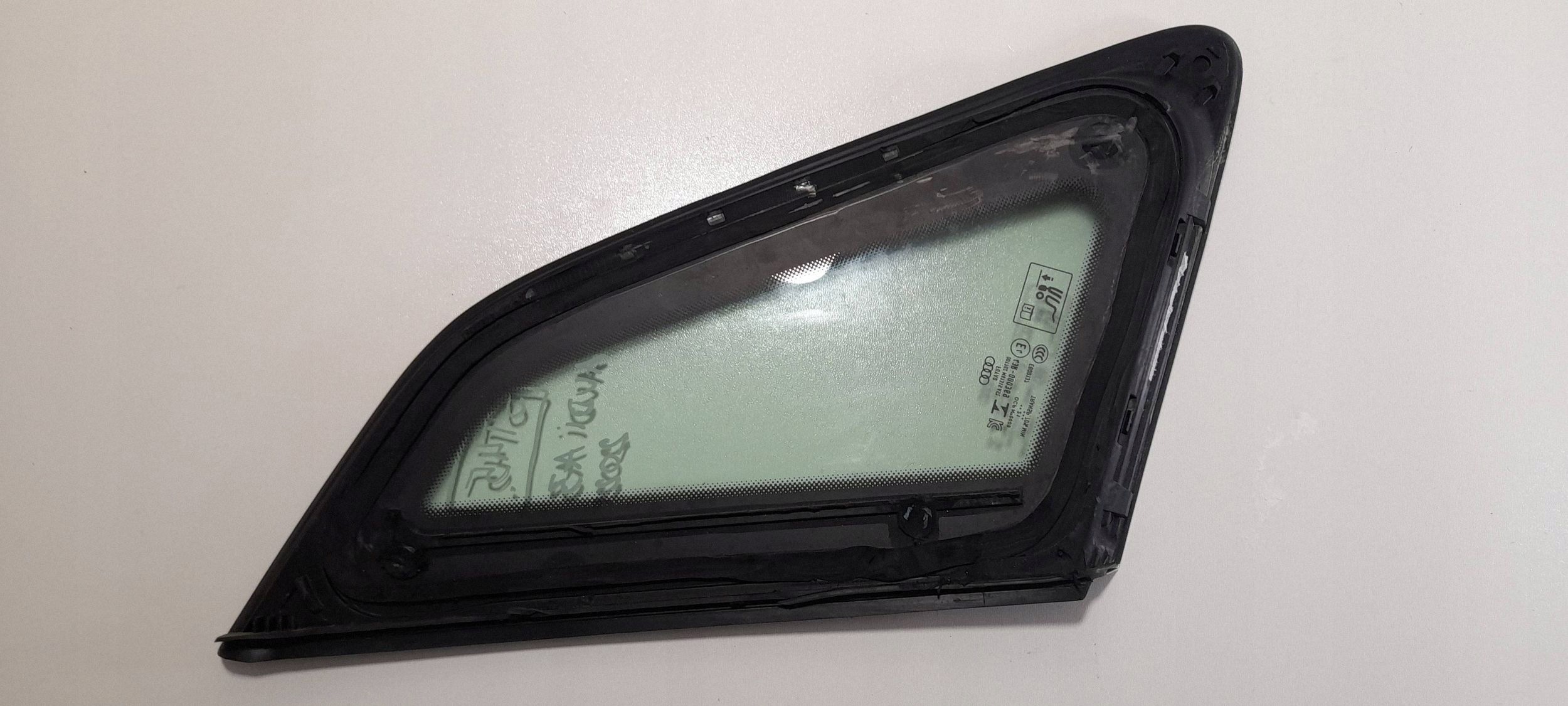 Audi A3 8Y 2021r window side rear right 43R000369 (ST45)