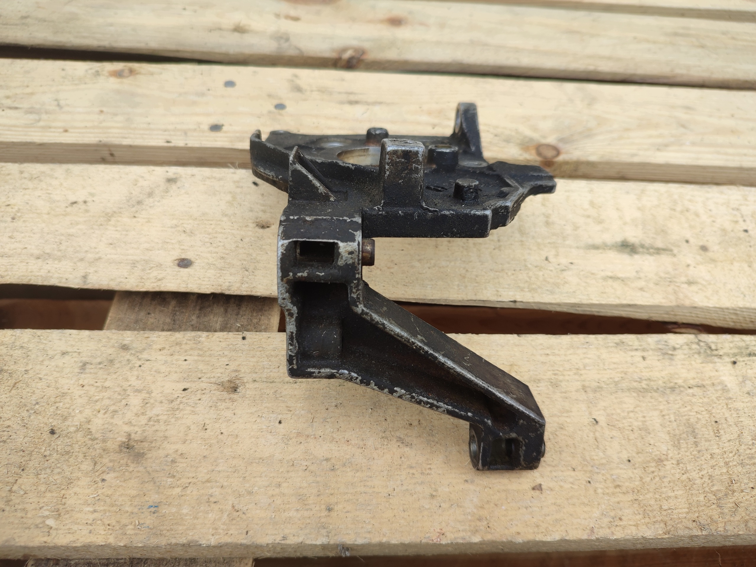 Support plaque Pompe d’injection CITROEN C4 et PICASSO GRAND
