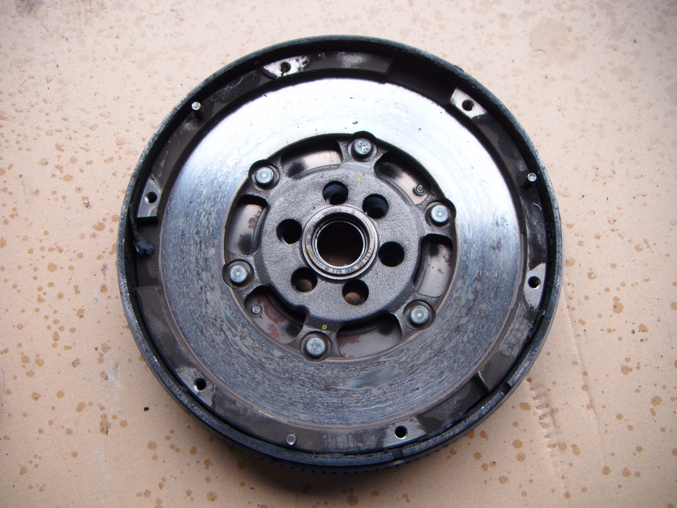 08- 1.8T - SEAT EXEO 08-1.8 T ДВУХМАССОВОЕ КОЛЕСО 06B105266A