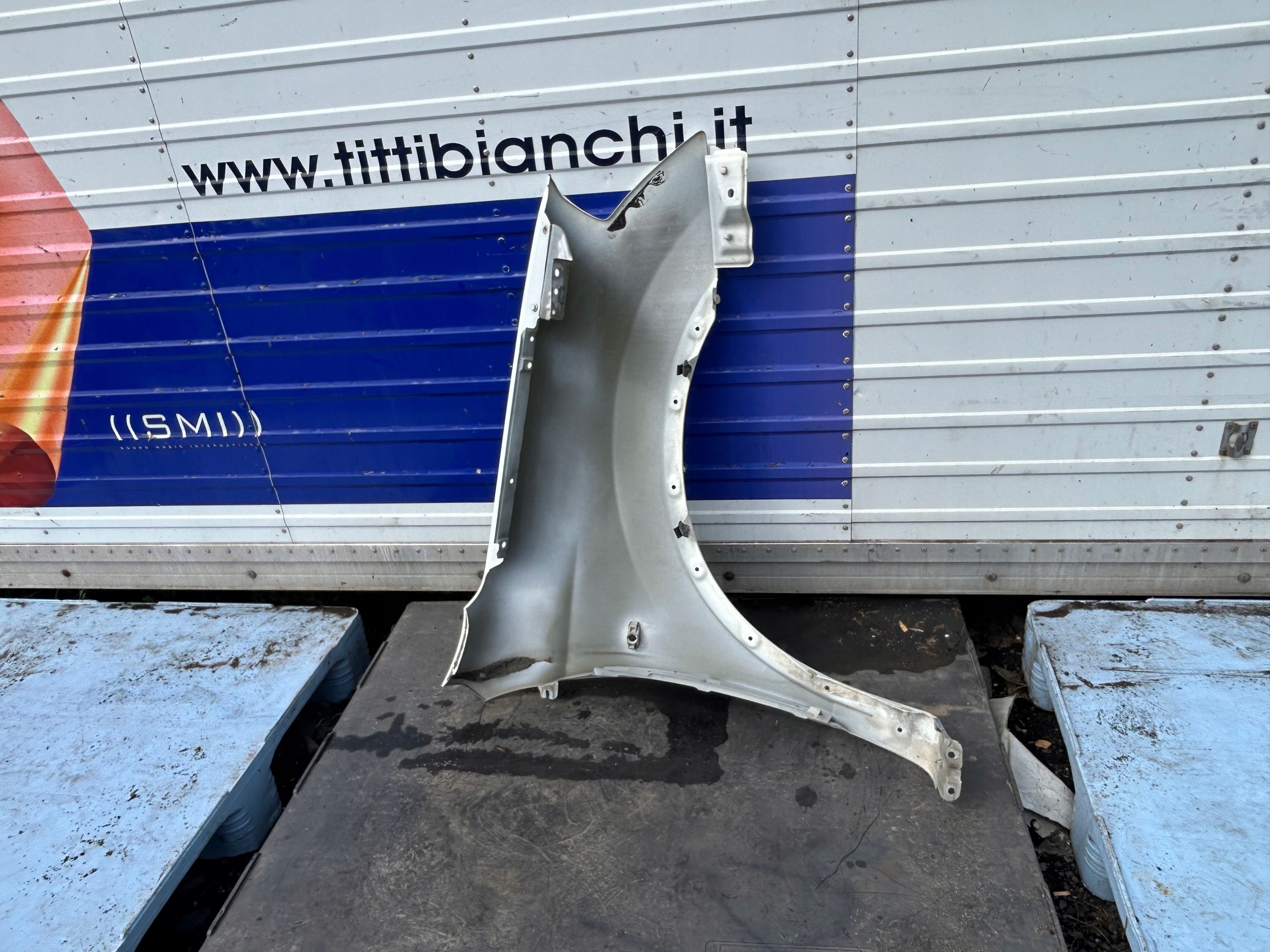 NISSAN QASHQAI J10 06-09 fender front left
