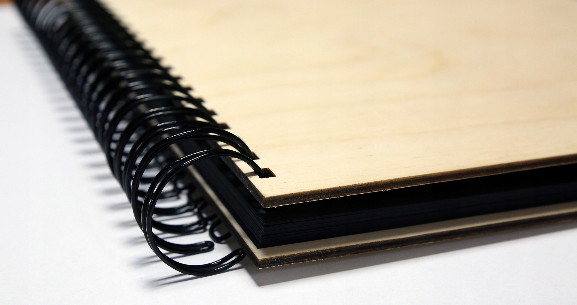 Album drewniany DOWOLNY NAPIS + FOTO 60 stron A5 Producent Inna