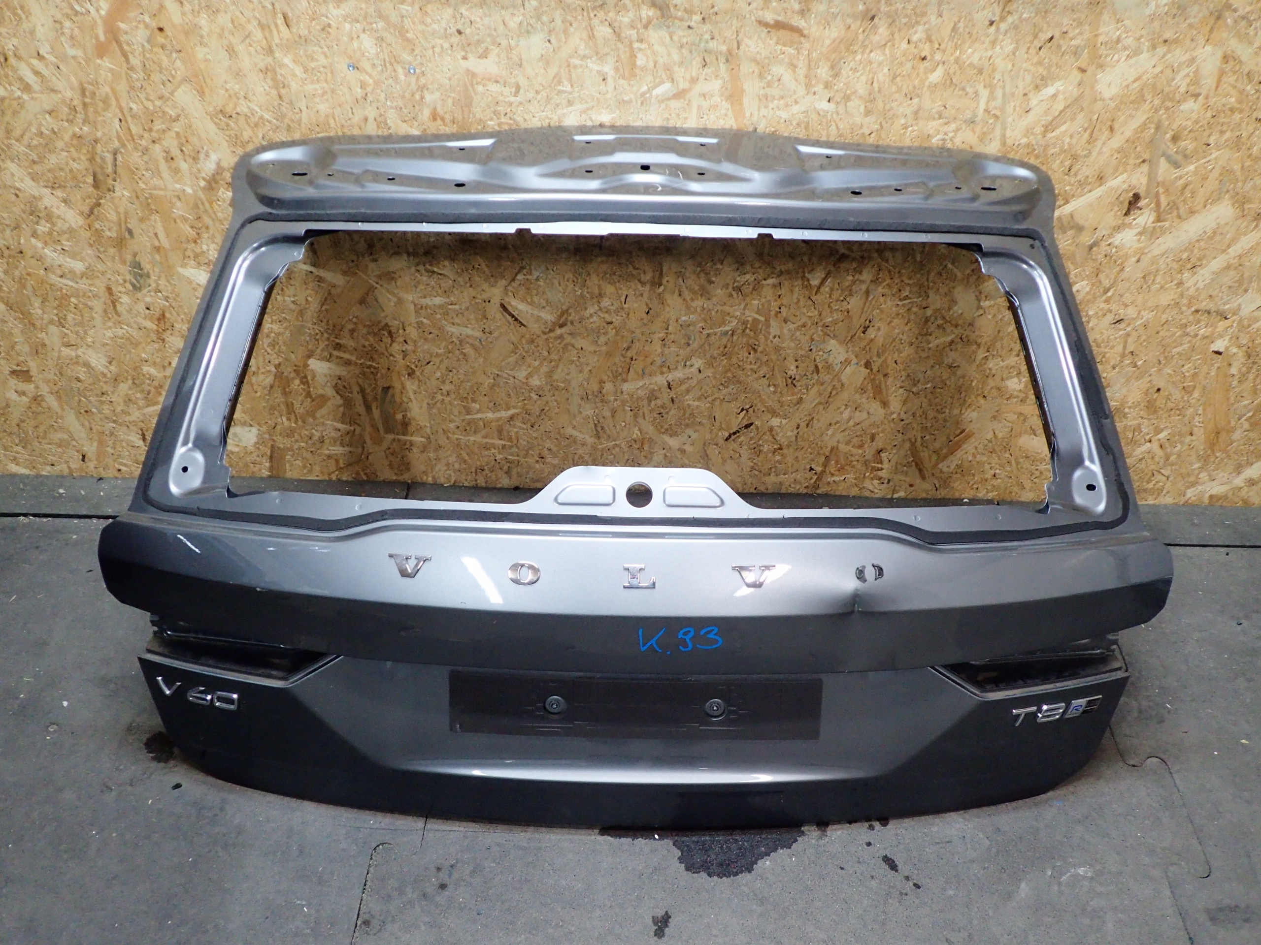 KLAPA TYŁ VOLVO V60 II 2 18-