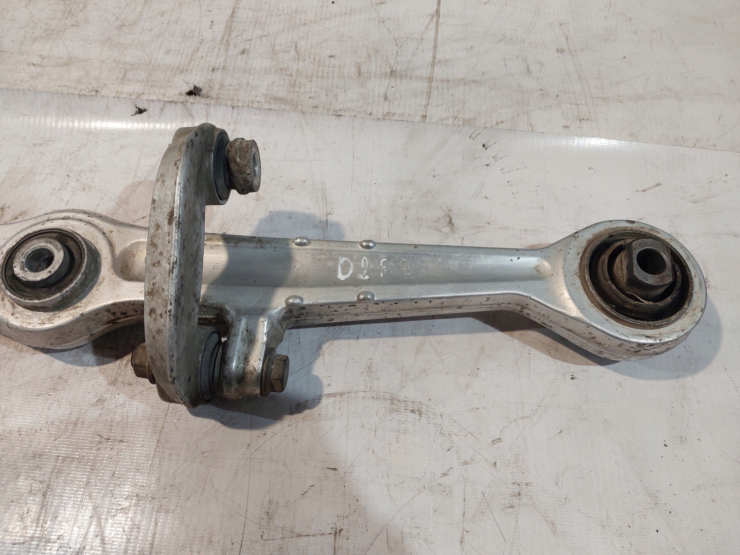 Audi OE 4D0 407 151H Querlenker, Achsträger Reifen Räder