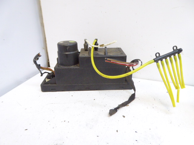 MERCEDES E KLASA W210 POMPKA ZAMKA CENTRALNEGO 2.2 D