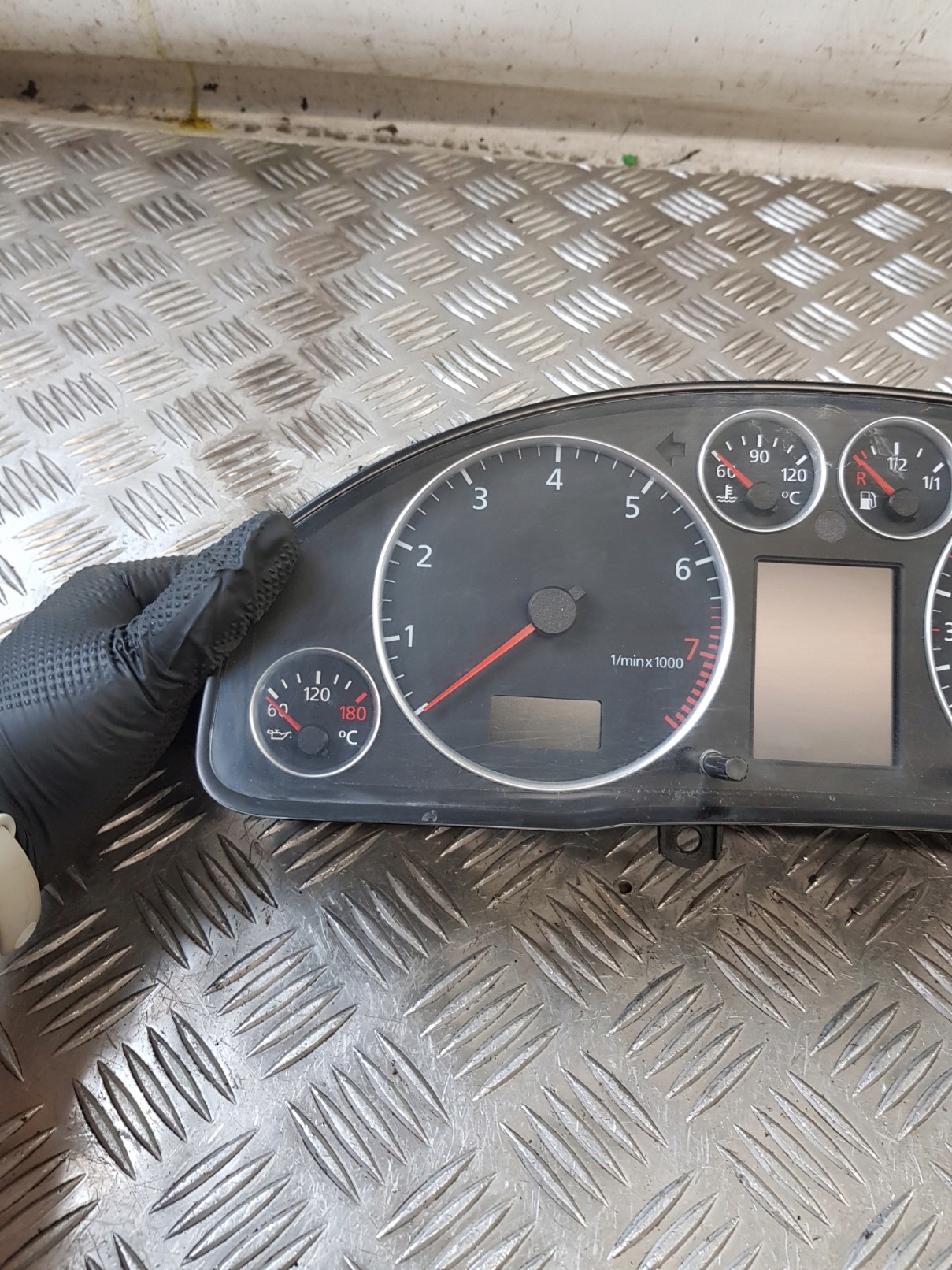 dials 110080128 AUDI A6 C5 2.4B 02R