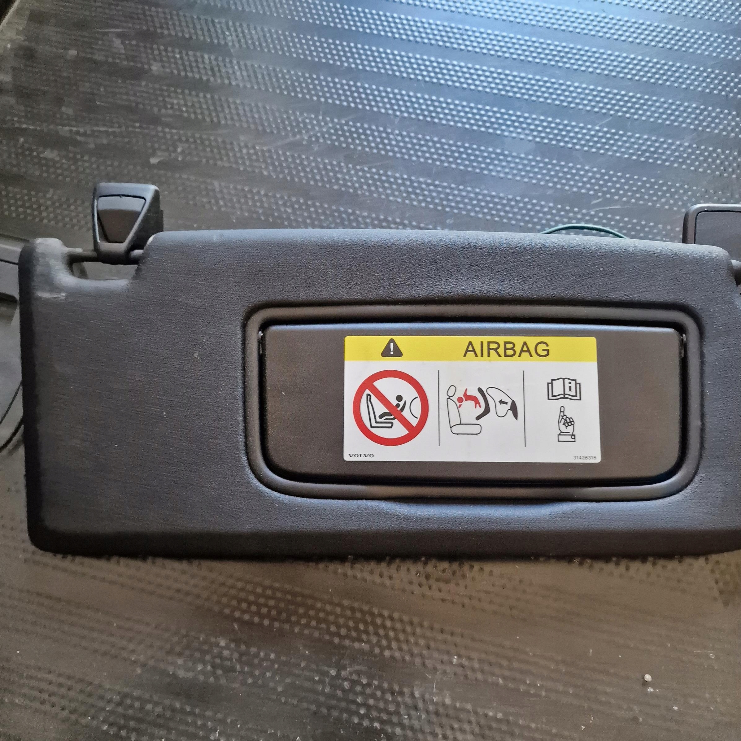 OSŁONA PRZECIWSŁONECZNA PRAWA VOLVO XC60 LIFT