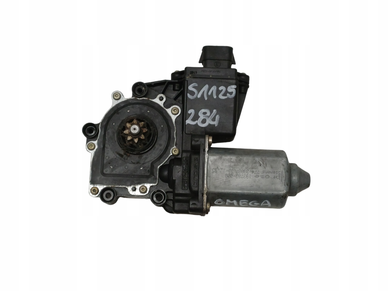 OPEL OMEGA B 94- SILNICZEK SZYBY LEWY PRZÓD 90520247