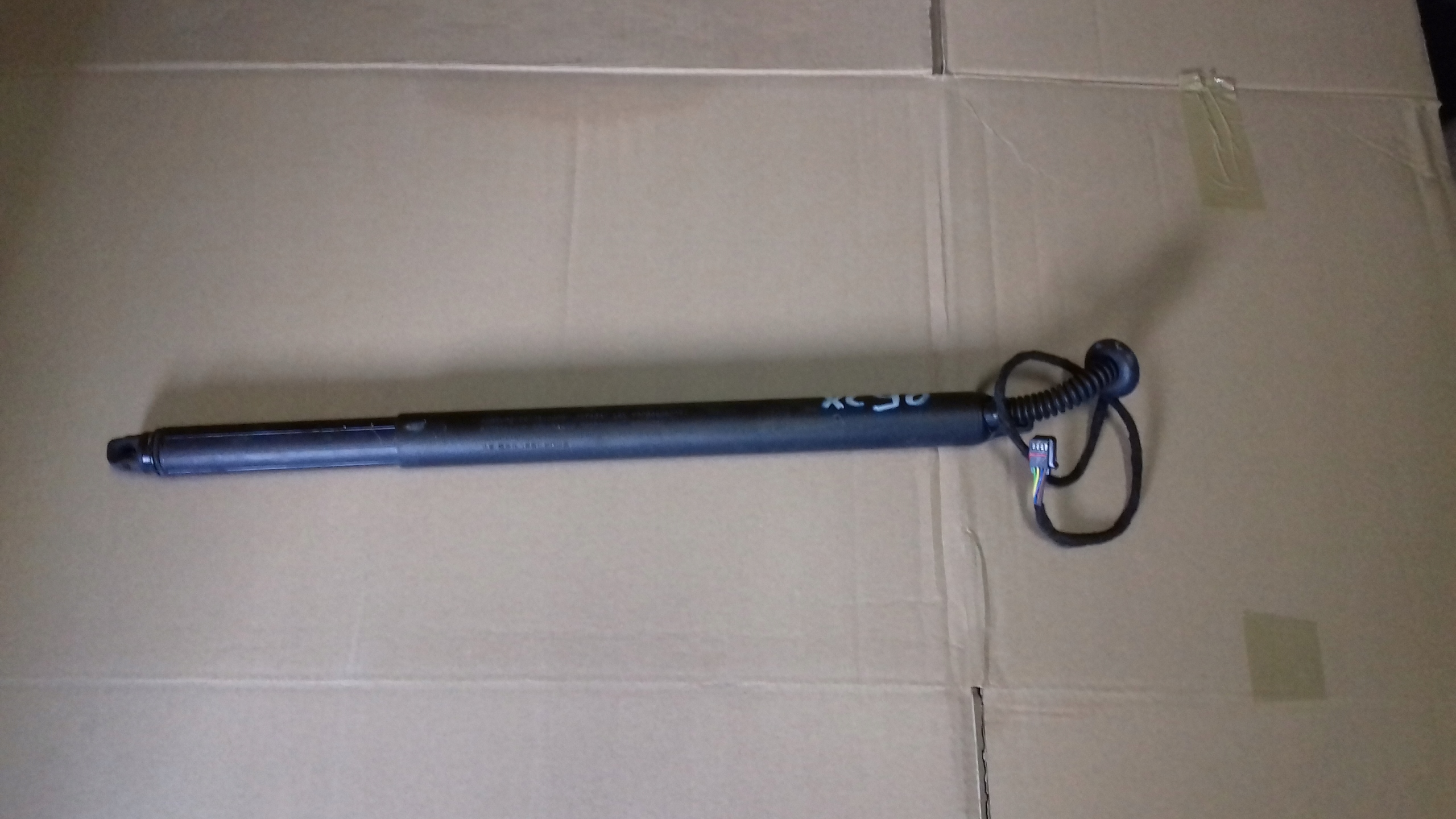 VOLVO XC90 II ПРИВОД БАГАЖНИКА 31690603