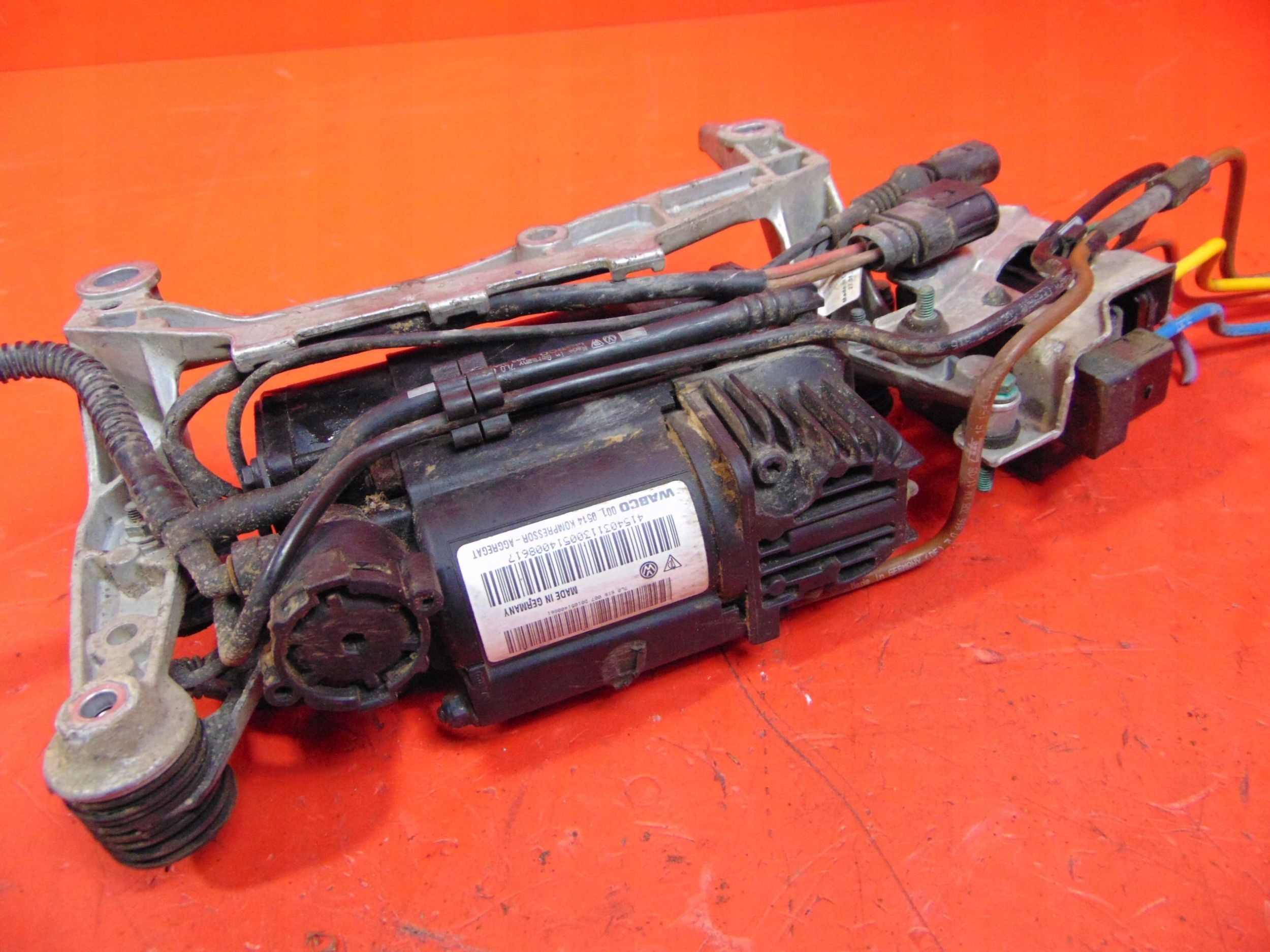 PORSCHE CAYENNE e 9P 7L TOUAREG e Pompa COMPRESSORE SOSPENSIONI 7L0616006D