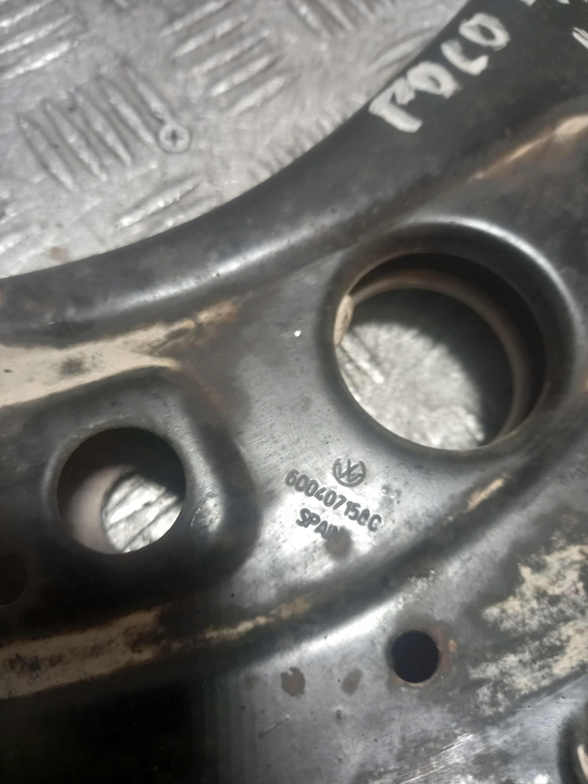 arm right front VOLKSWAGEN POLO 4 600407158C