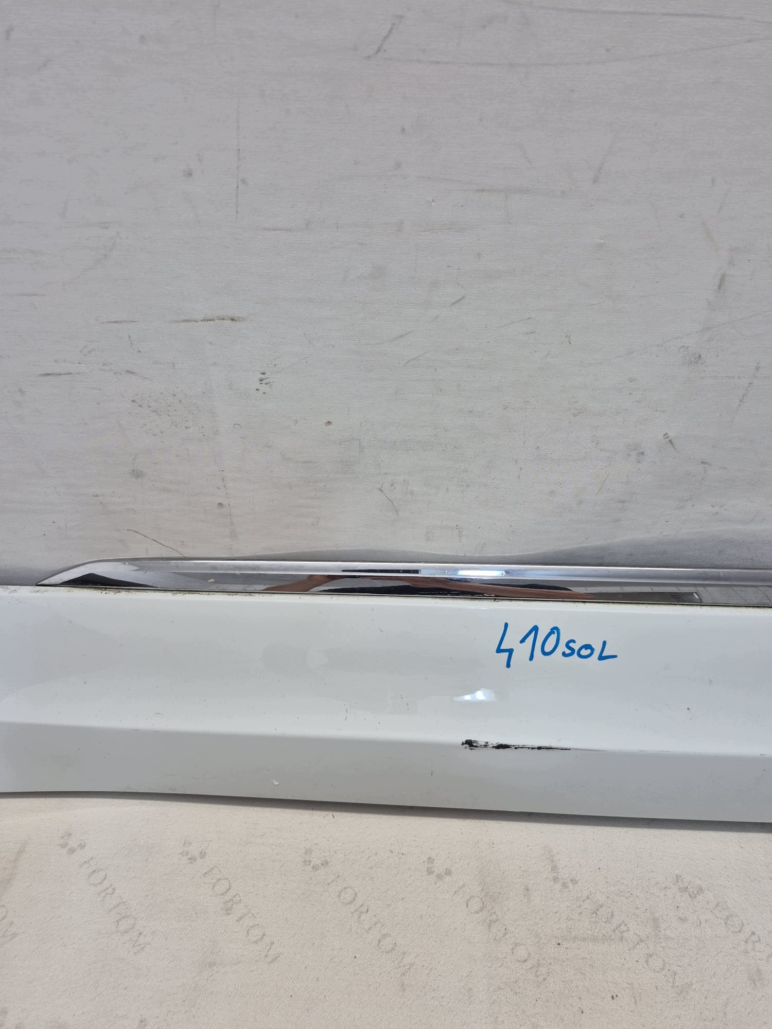 VW TIGUAN II 5NA R-LINE moulding door left front front 5NA854939M