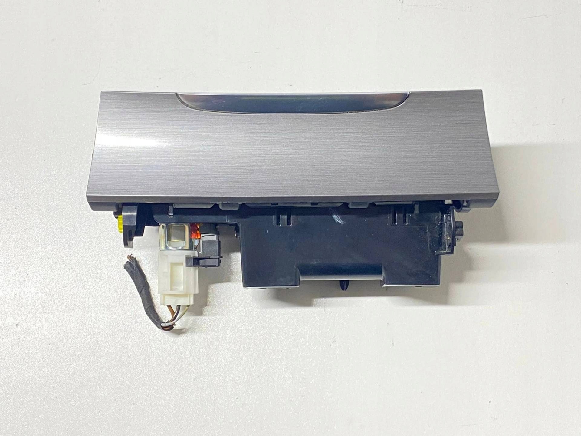 Aschenbecher vorne Volkswagen Passat B7 2011 3C0863284K