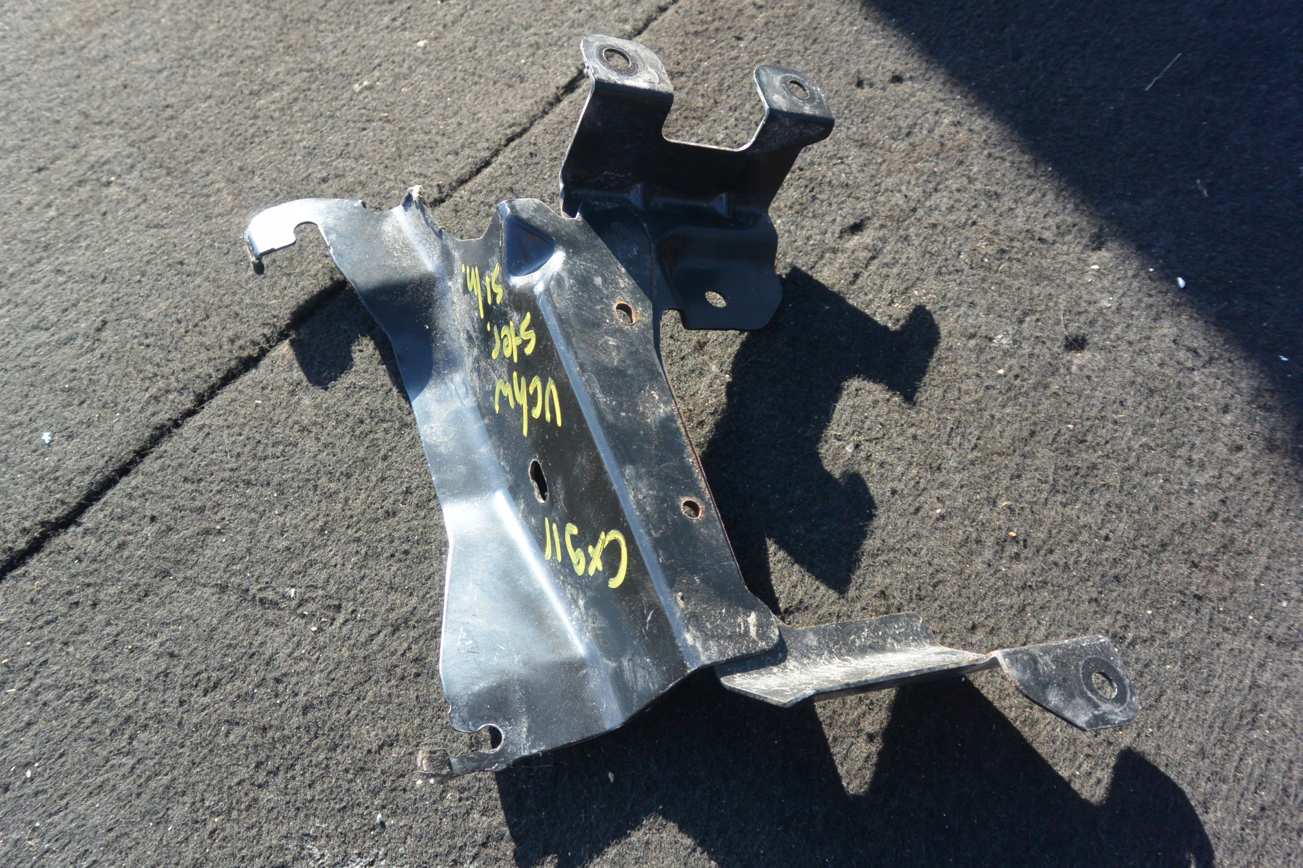 POIGNÉE SUPPORT PLAQUE KOMPUTERA MOTEUR MAZDA CX9